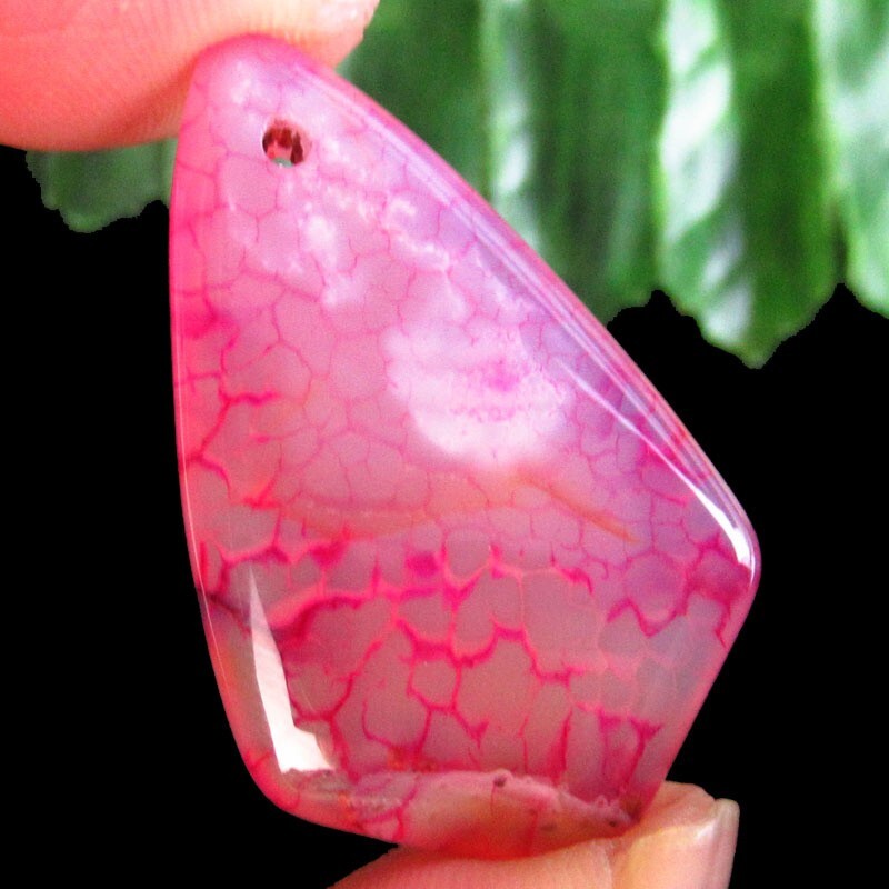 32x20x6mm Pink Fire Dragon Veins Agate Shield Pendant Bead D39423