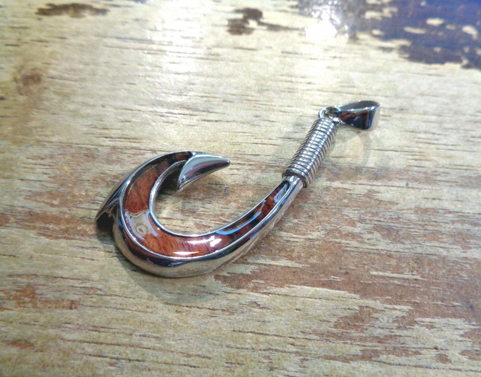 27MM SOLID TUNGSTEN GENUINE INLAID KOA WOOD HAWAIIAN MAKAU FISH HOOK PENDANT RF