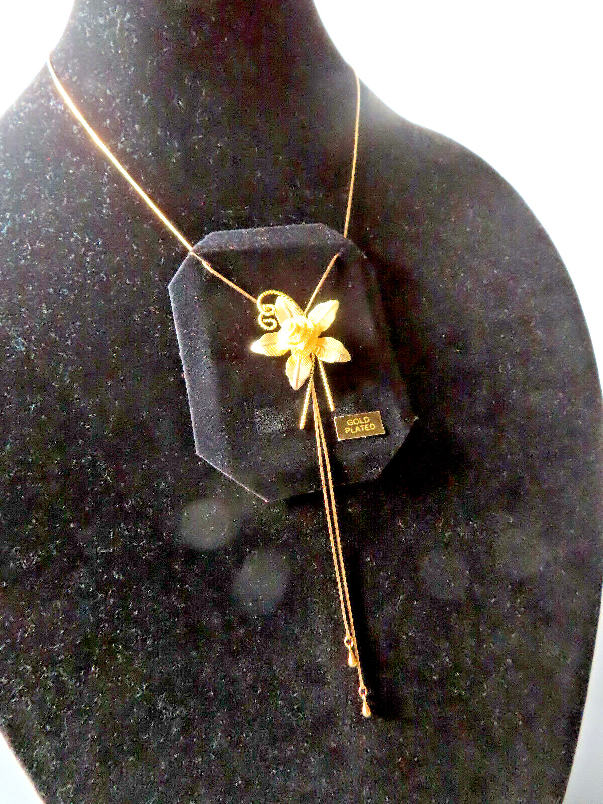 Gold Plated Adjustable Chain Necklace with Flower. FREE SHIPPING IN USA