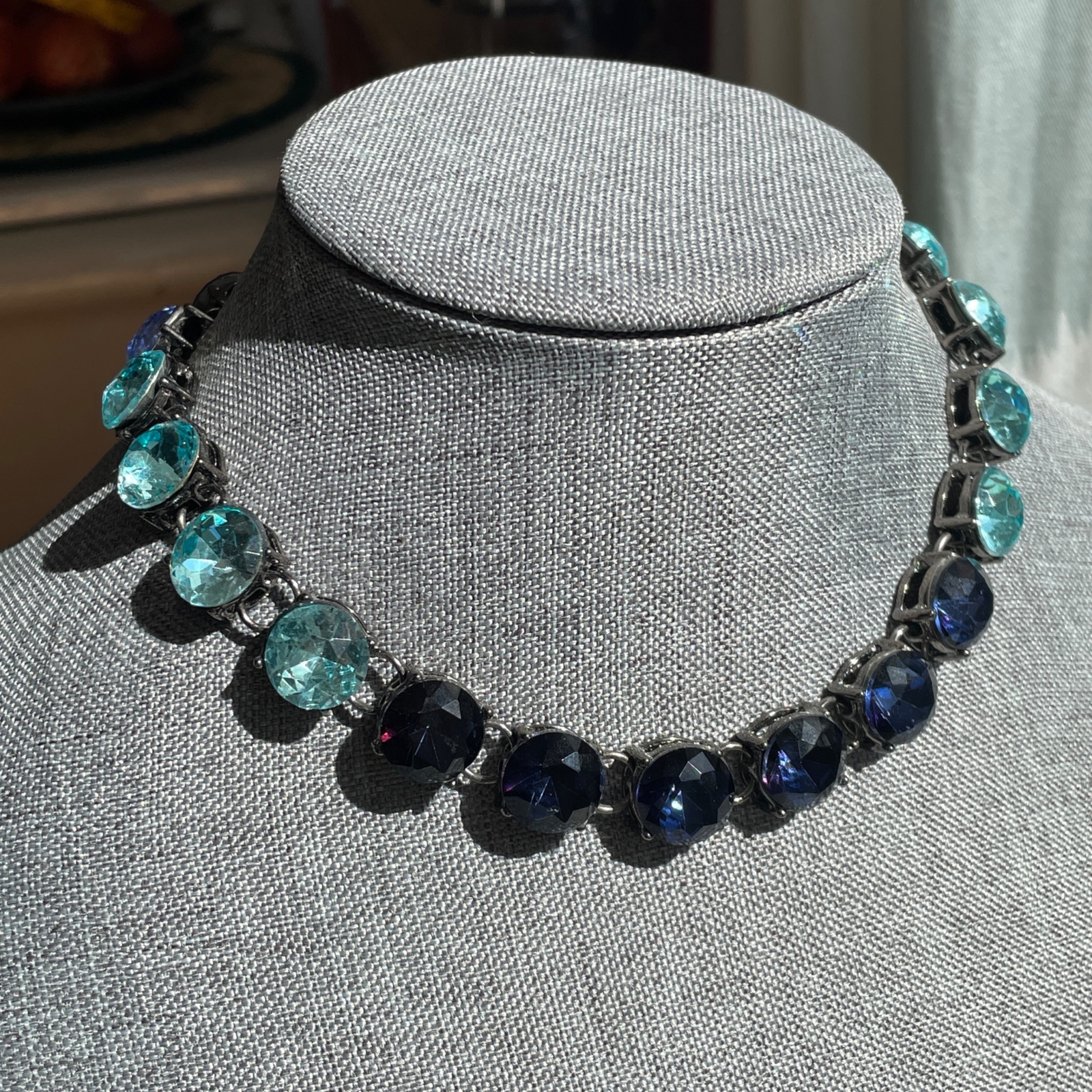 16 – 19″ – 20 Modern Blue Lavender Aqua 20 Gem Collar Chocker Necklace
