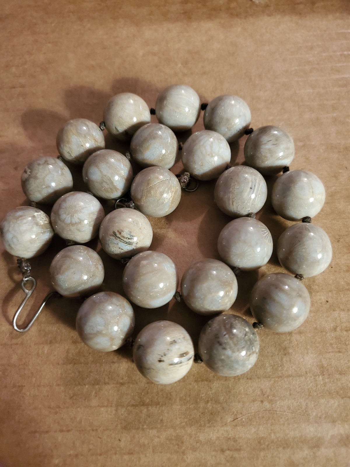 Beige Round Stone Beaded Necklace Ball/Bead Chain Hook Clasp Agate