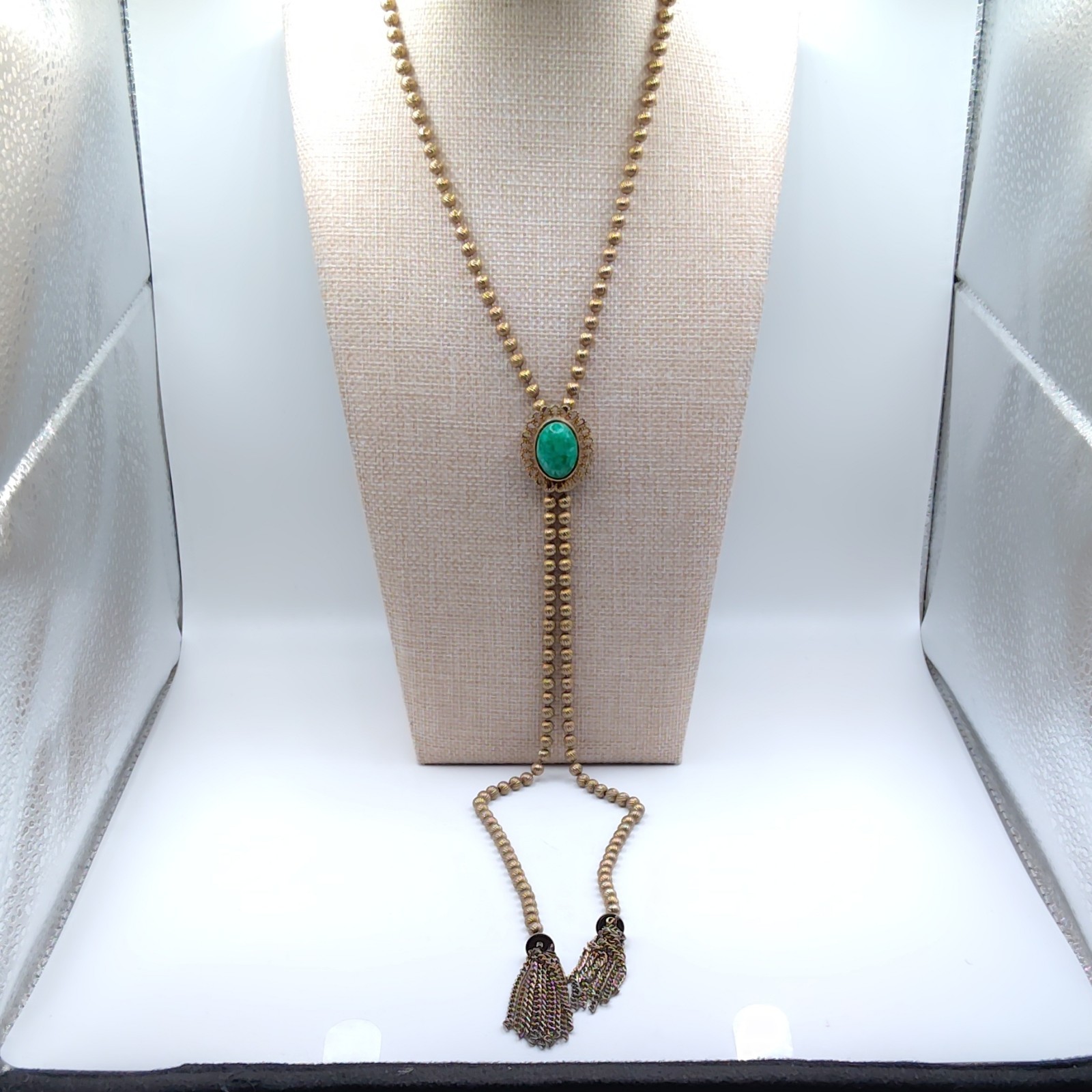 Avon Signed DeLizza & Elster Colab Gold Tone Lariat Necklace ‘Ming Green’ 1970s