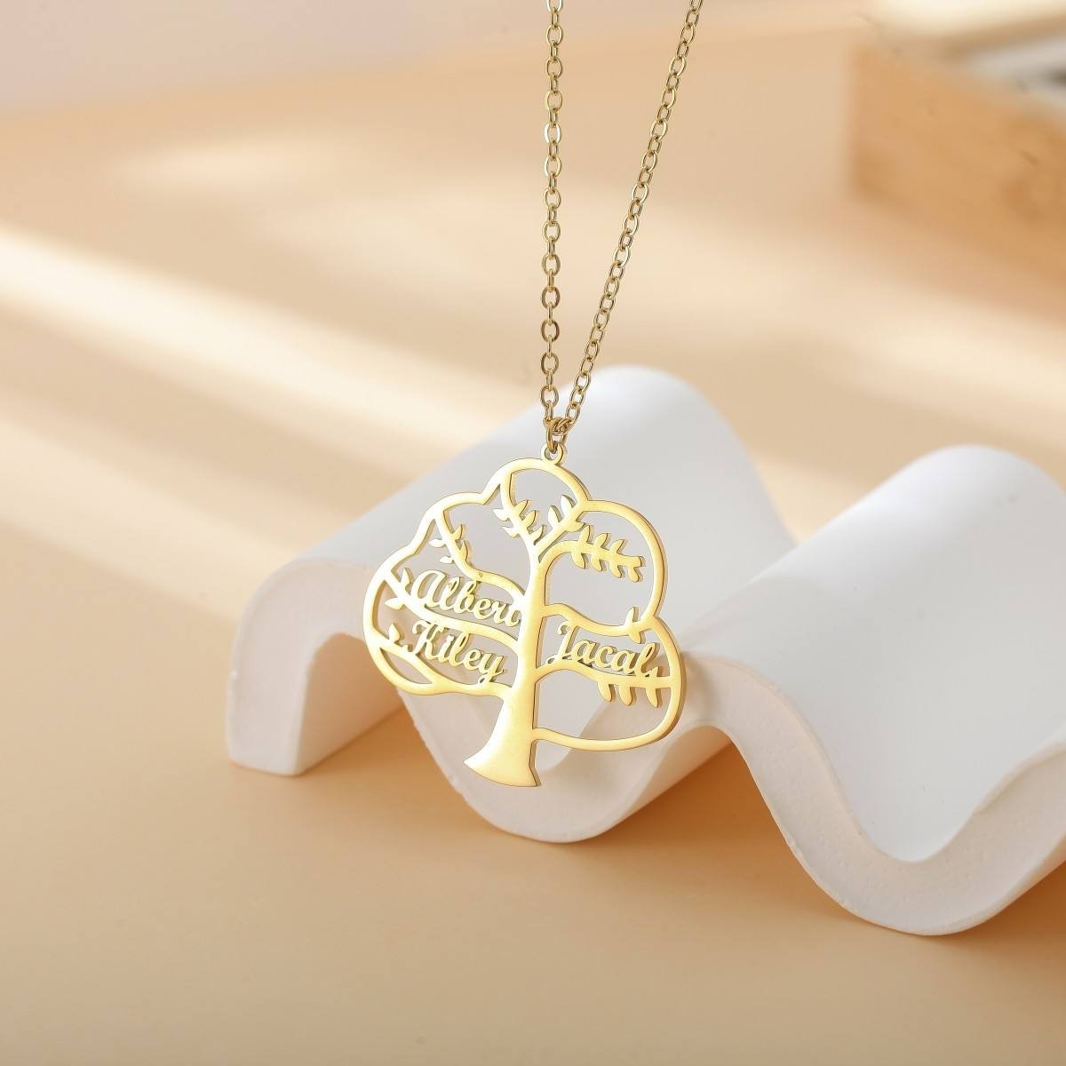 Personalized Tree of Life Name Necklace for Mother Family Names Pendant Jewelry