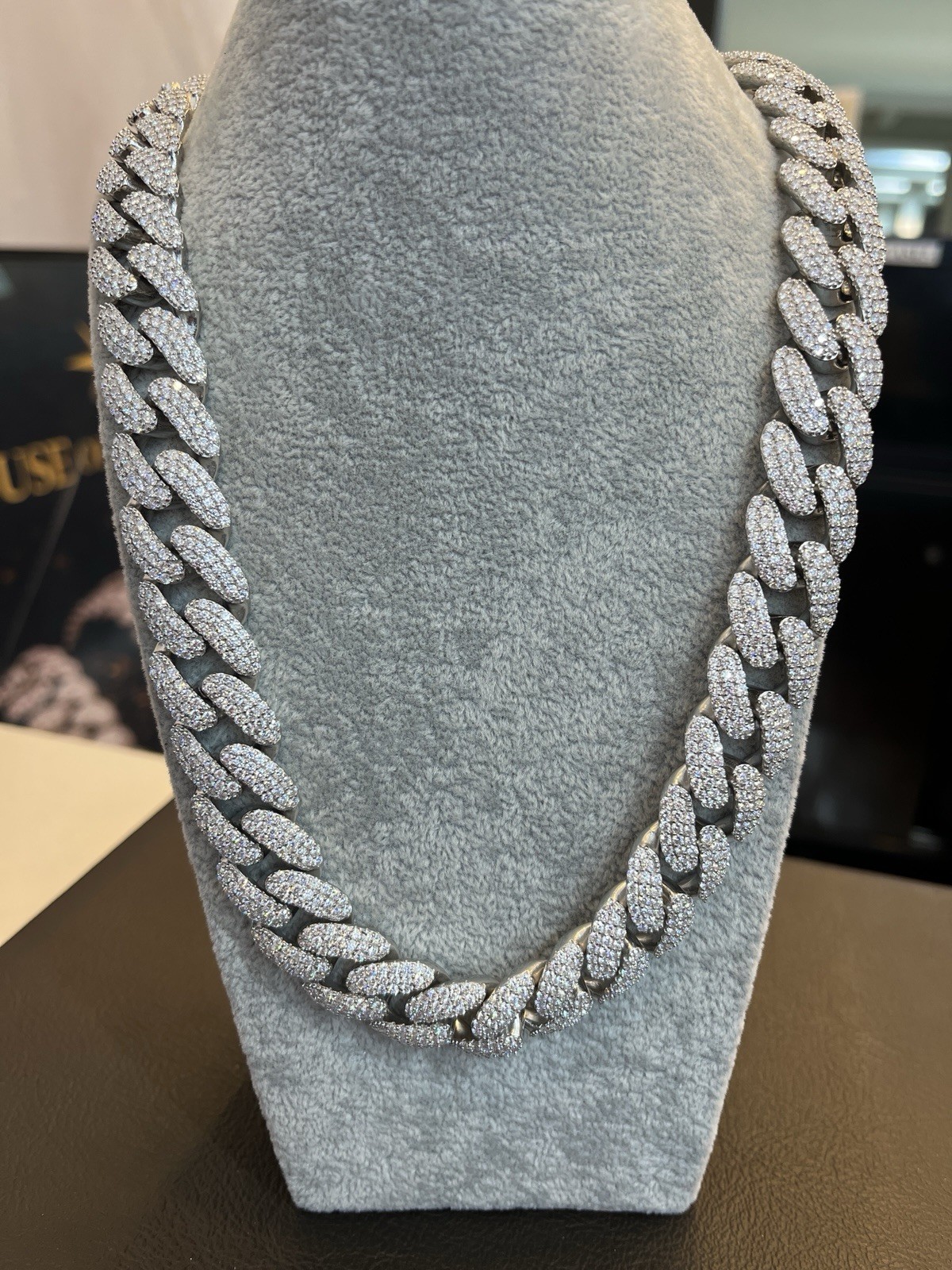 925 Sterling Silver Moissanite VVS Cuban Link 22in – barcode 013216
