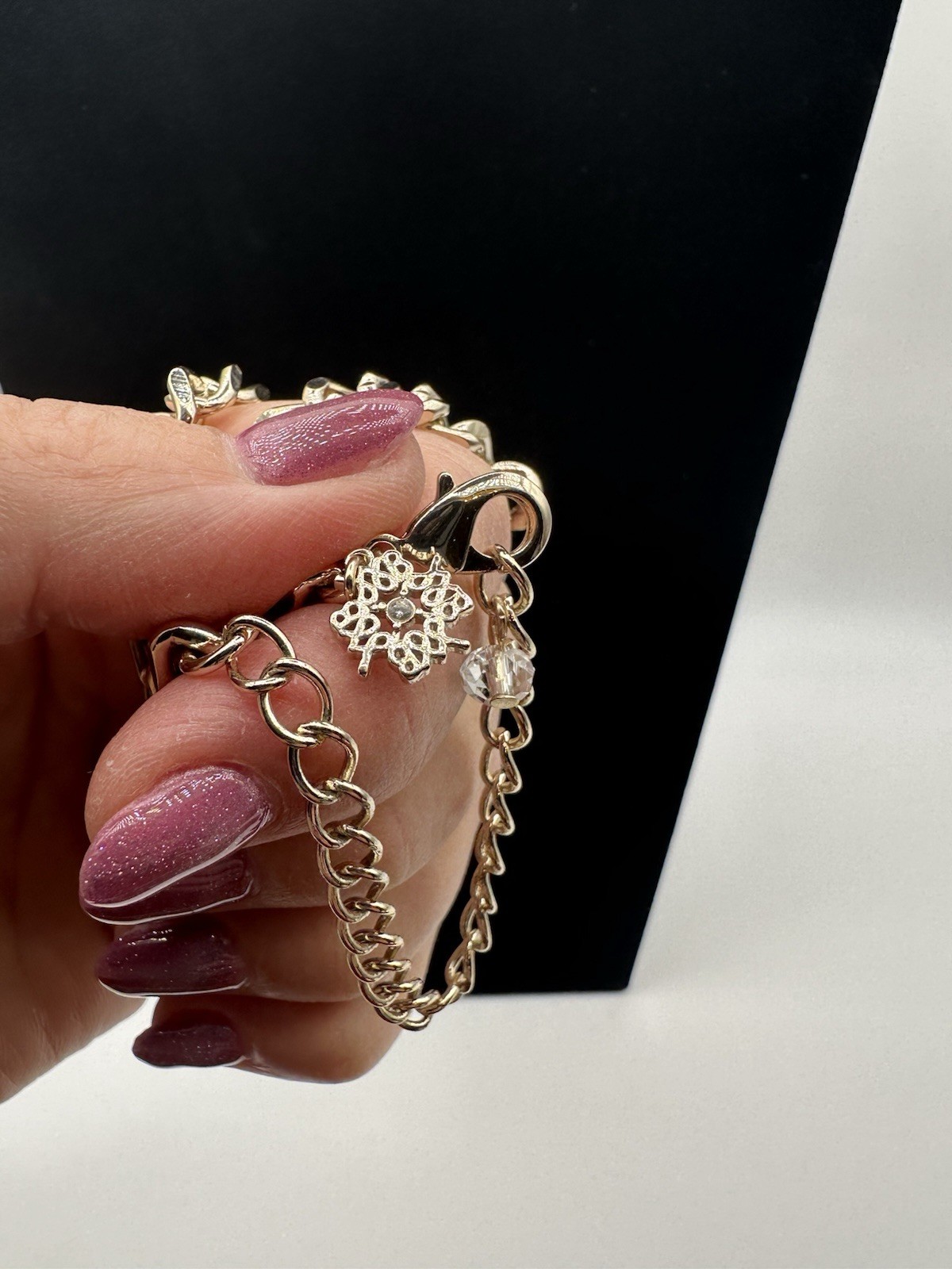 Gold Tone Curb Link Chain Necklace Round Coin Pendant 16in Adjustable Lobster
