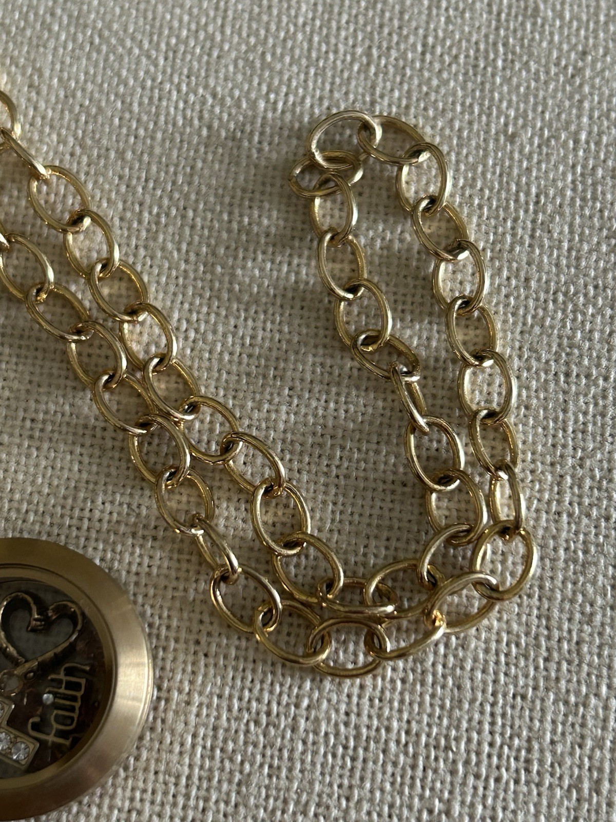 Origami Owl Medium Gold Hinge Locket, 4 Charms & 16″ Toggle Chain Set “New”