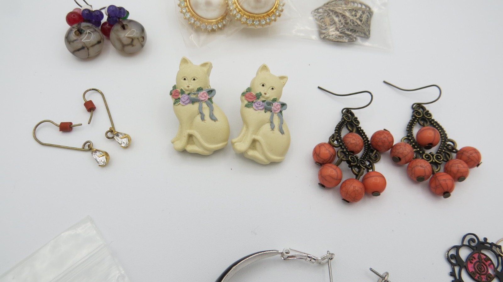 Costume Jewelry Lot 16 Necklaces 13 Bracelets 9 Earrings 6 Pins/Pendan Resale #6