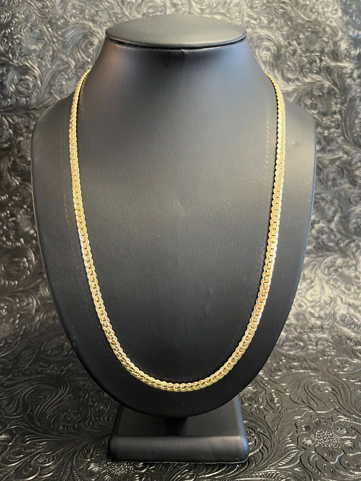 Super Nice 18K Gold Plated Sideways Chain 6mm Wide 20″ Long -Fast Free Shipping