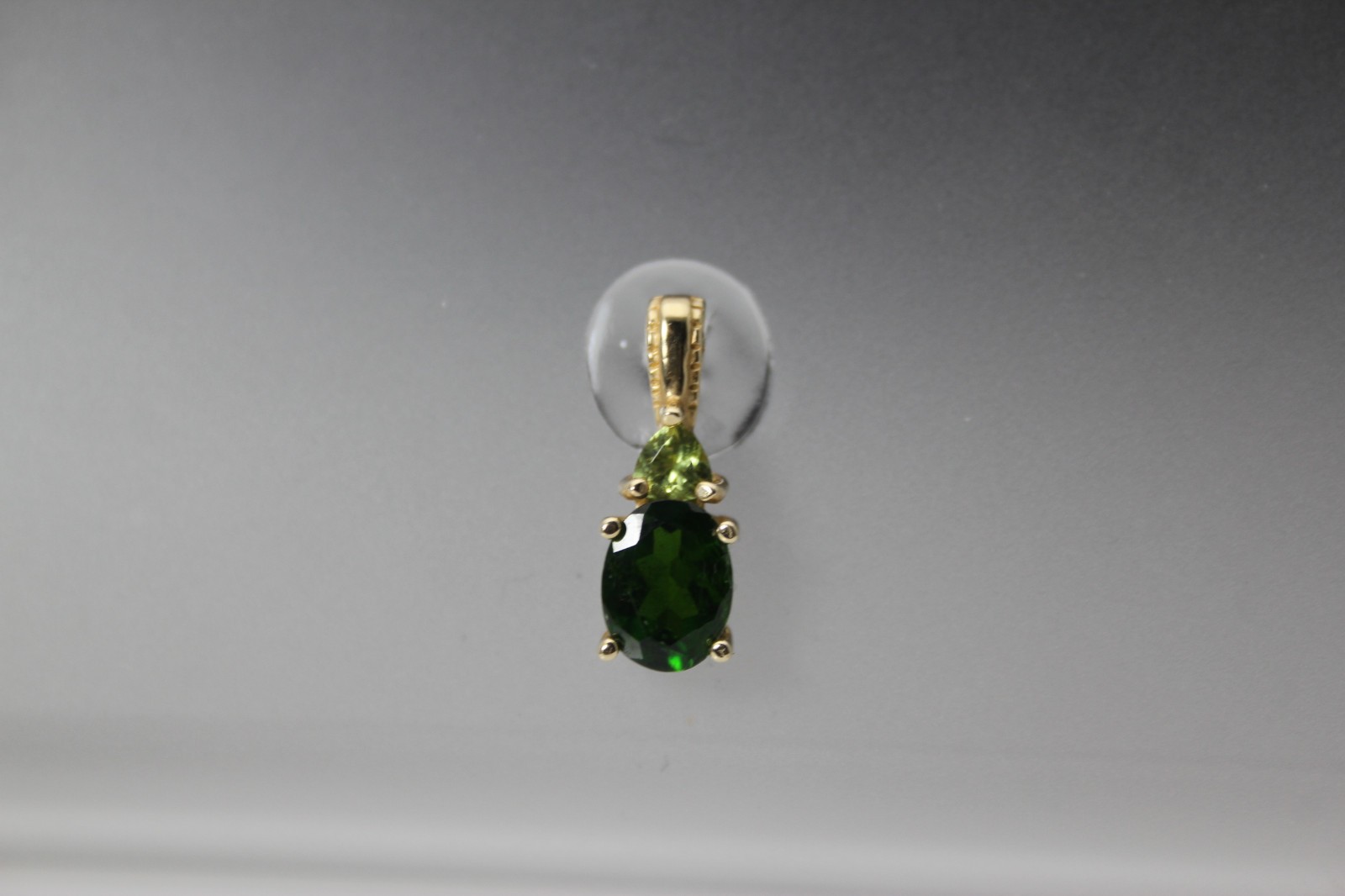14K Gold Oval Green & Trillion Light Green Pendant 2.2 Grams (PEN10411)