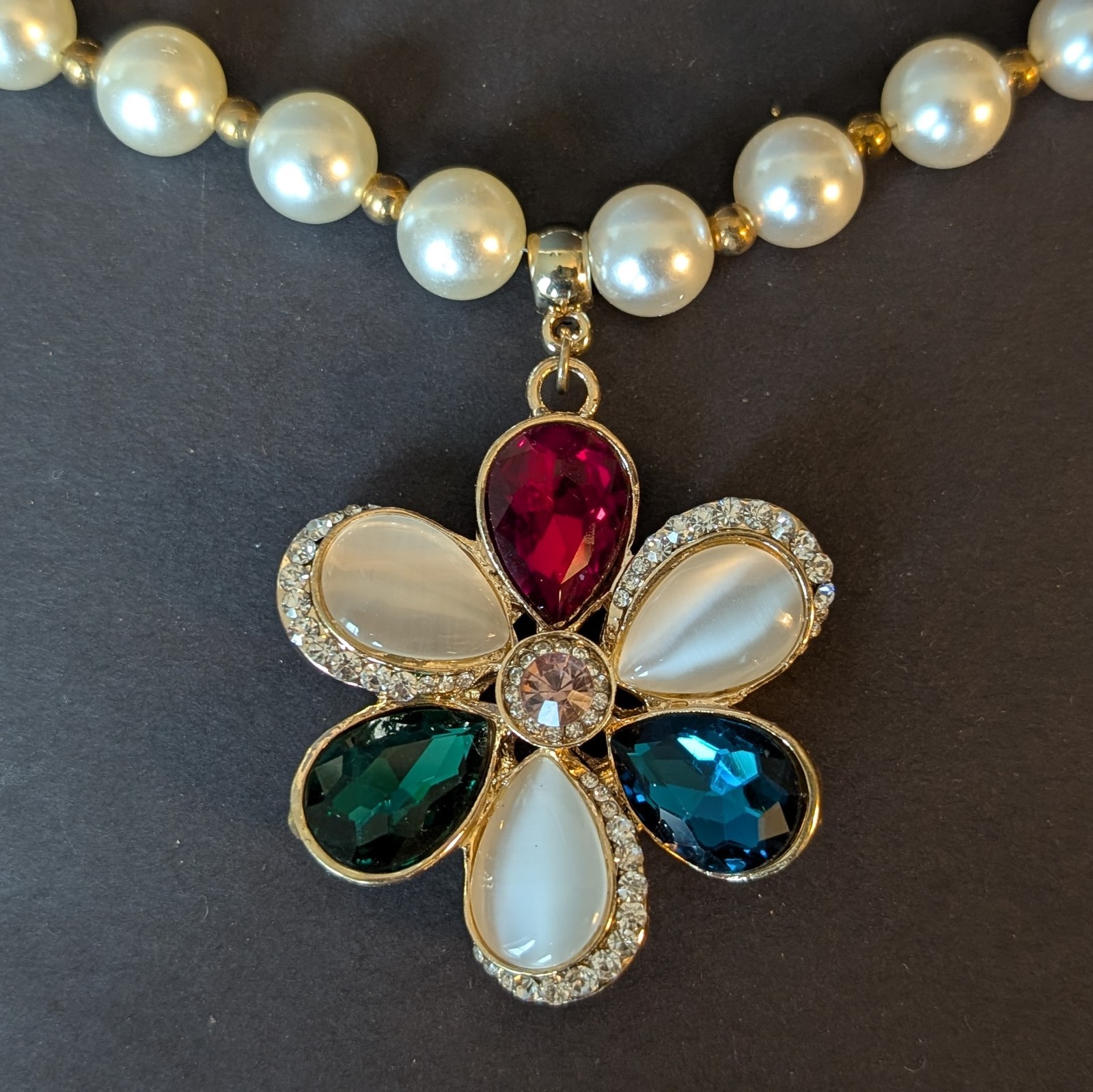 Beautiful Multicolor Flower Pendant on Faux Pearl Necklace with Adjustable Hook