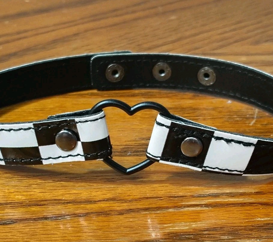 Hot Topic Faux Leather Checkered Heart Choker Adjustable 3 Snap Closure