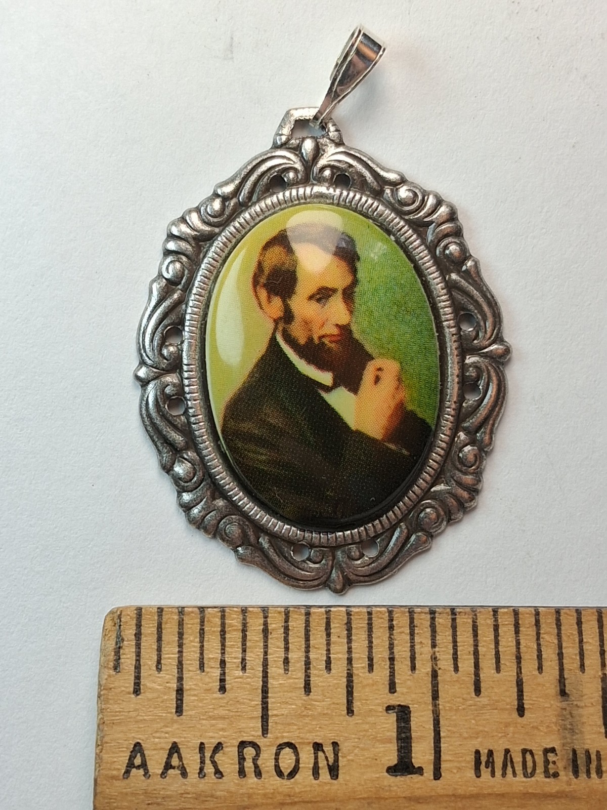 Gothic-Style 1½” X 1¼” Abraham Lincoln Cameo Pendant, Sterling .925 Hoop