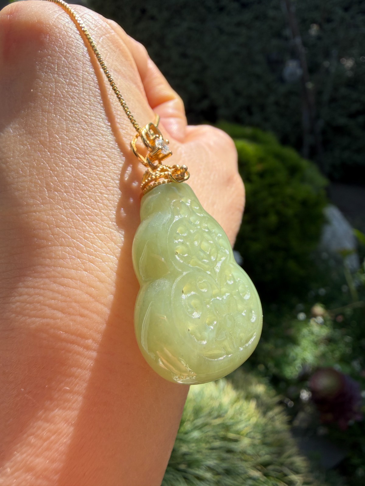 Green Nephrite Chinese Hulu Pendant / Necklace, Green Jade Pendant | 雕花绿色葫芦和田玉吊坠
