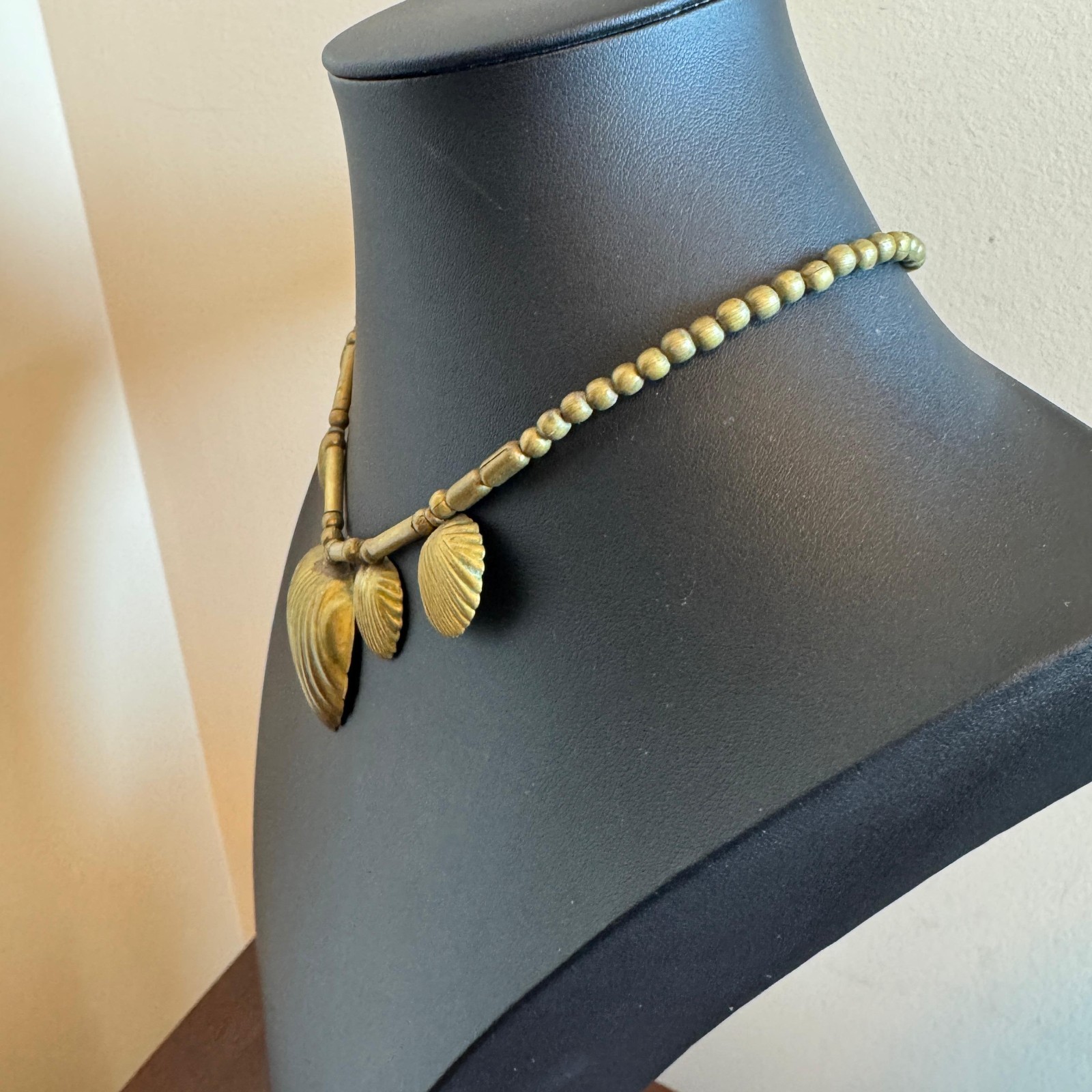 VTG Brass Seashell Statement Necklace Gold Tone Coastal Beach Jewelry Boho 16”