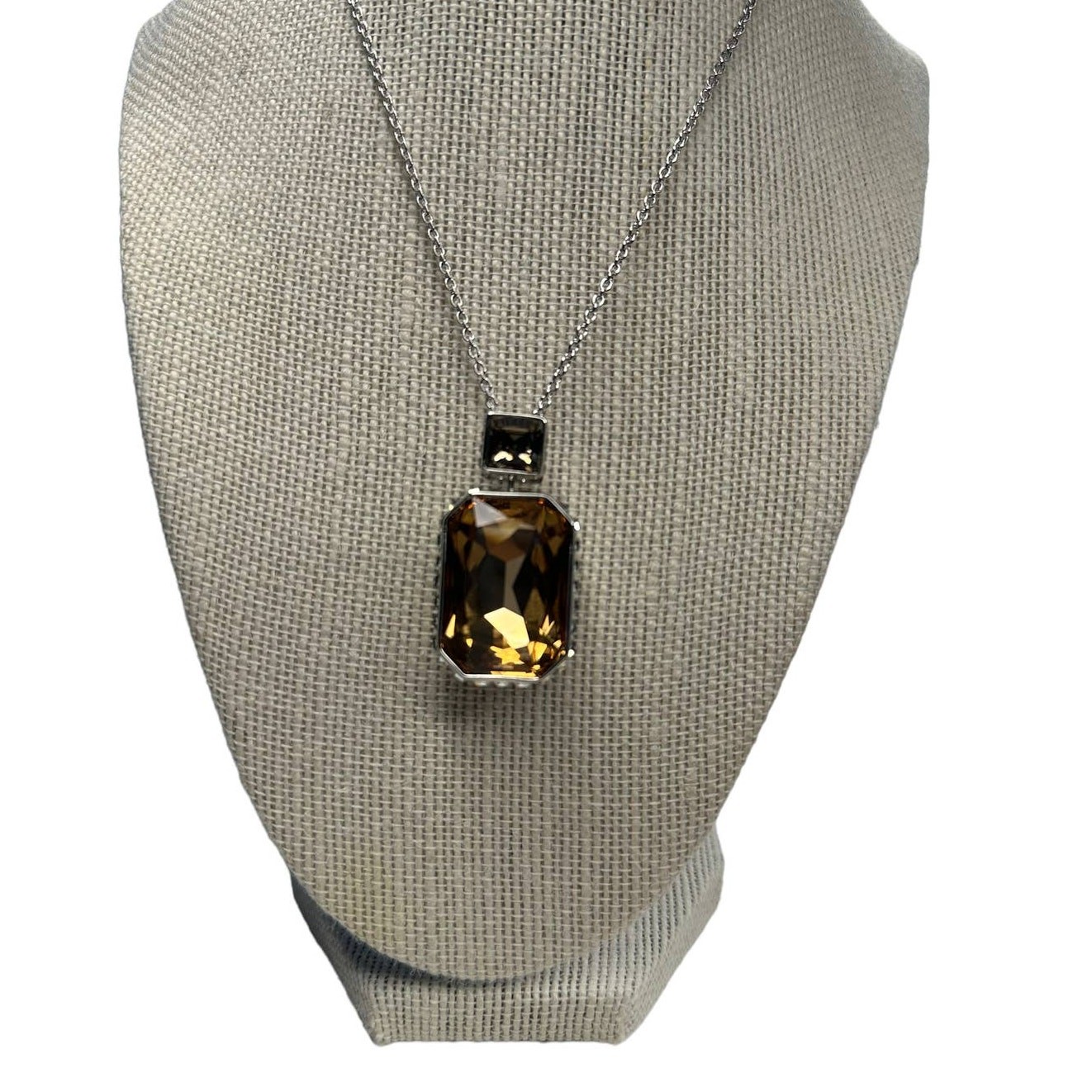 Swarovski Elegance of Africa pendant Set (2), Brown, Rhodium plated Necklace