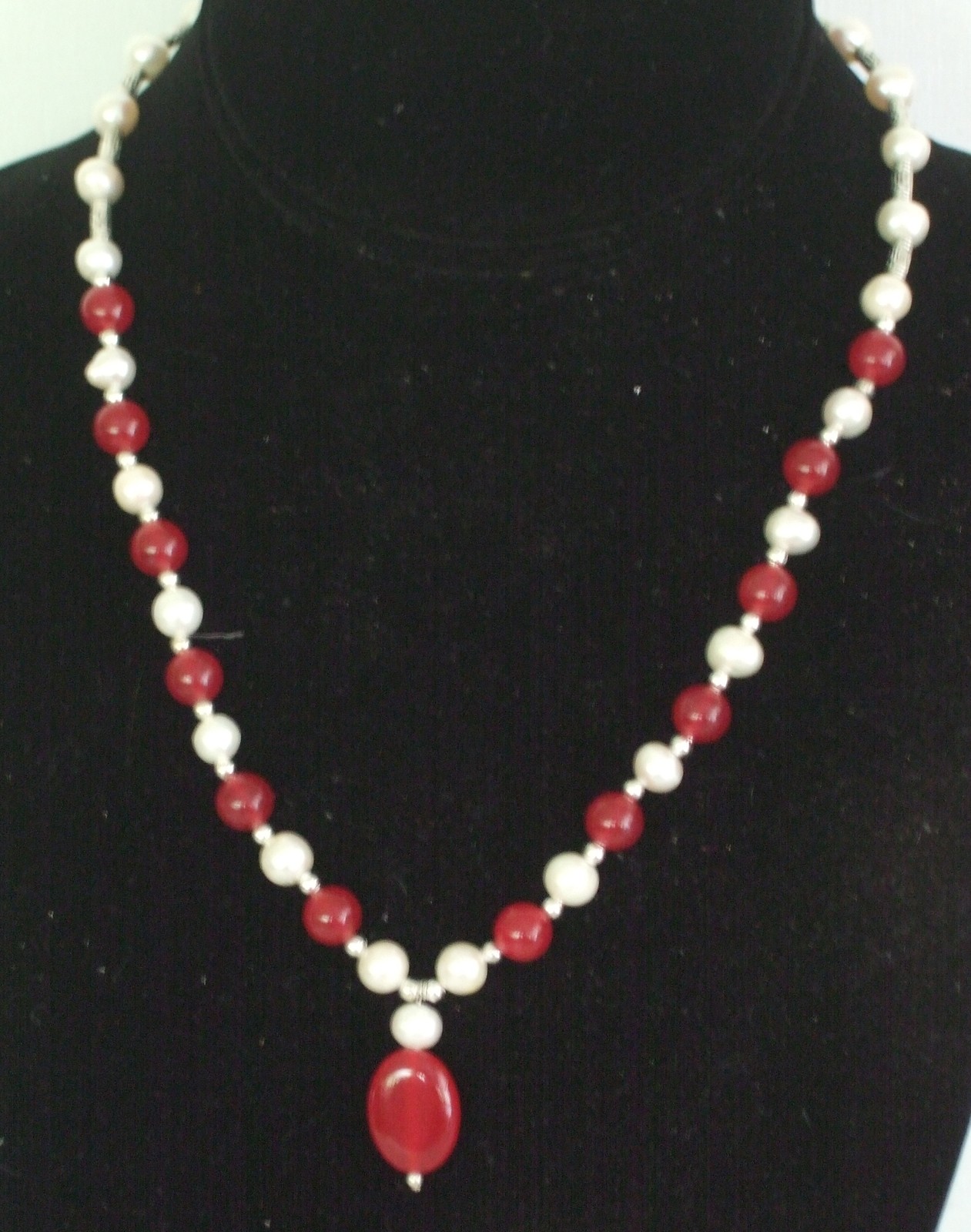 7-8MM White Pearl & Red Ruby Gemstone Necklace NEW (with gift bag)