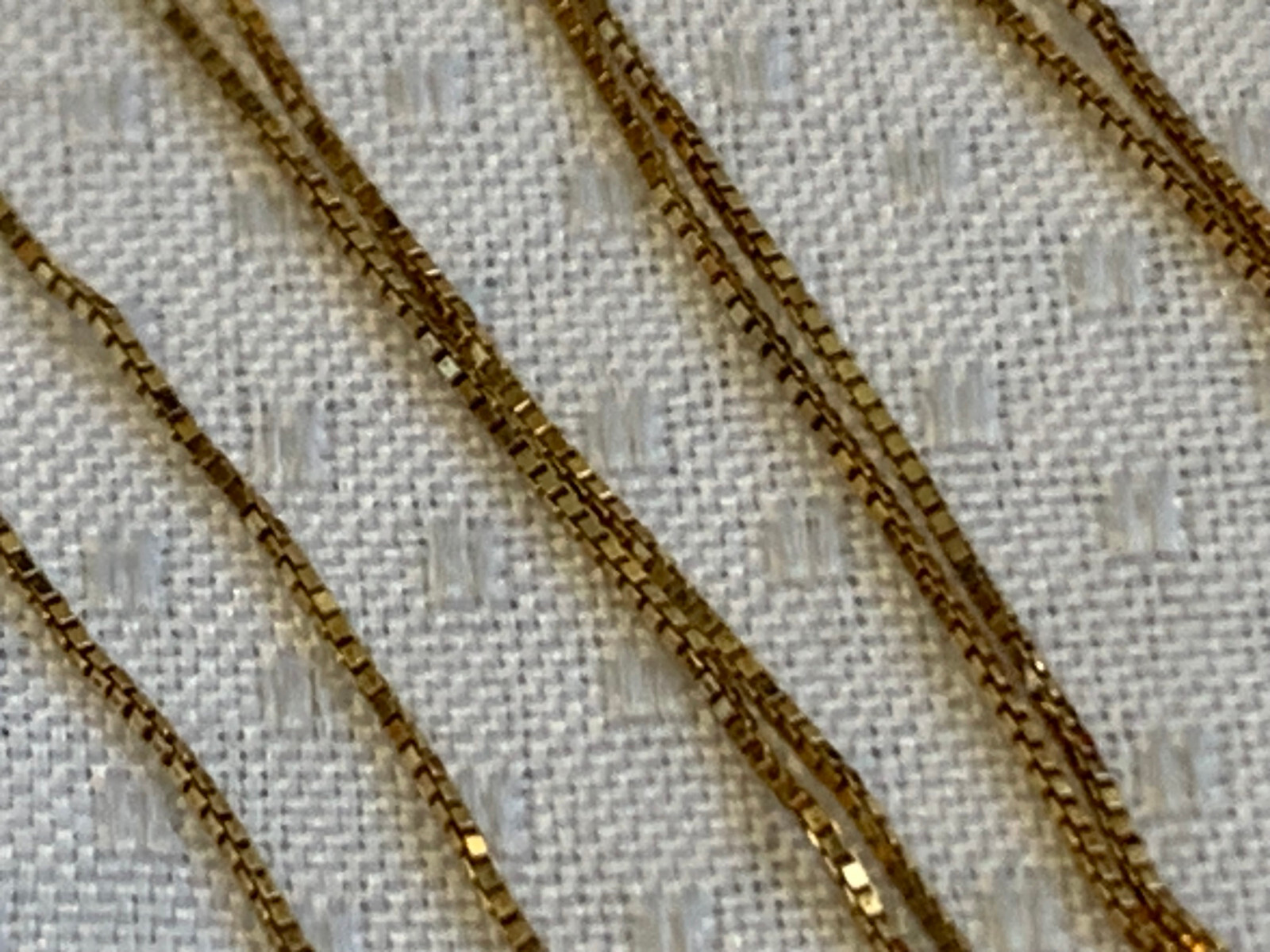 10K Yellow Gold Necklace 2.7g Jewelry 18″ Box Chain Curved Orange Stone *READ*