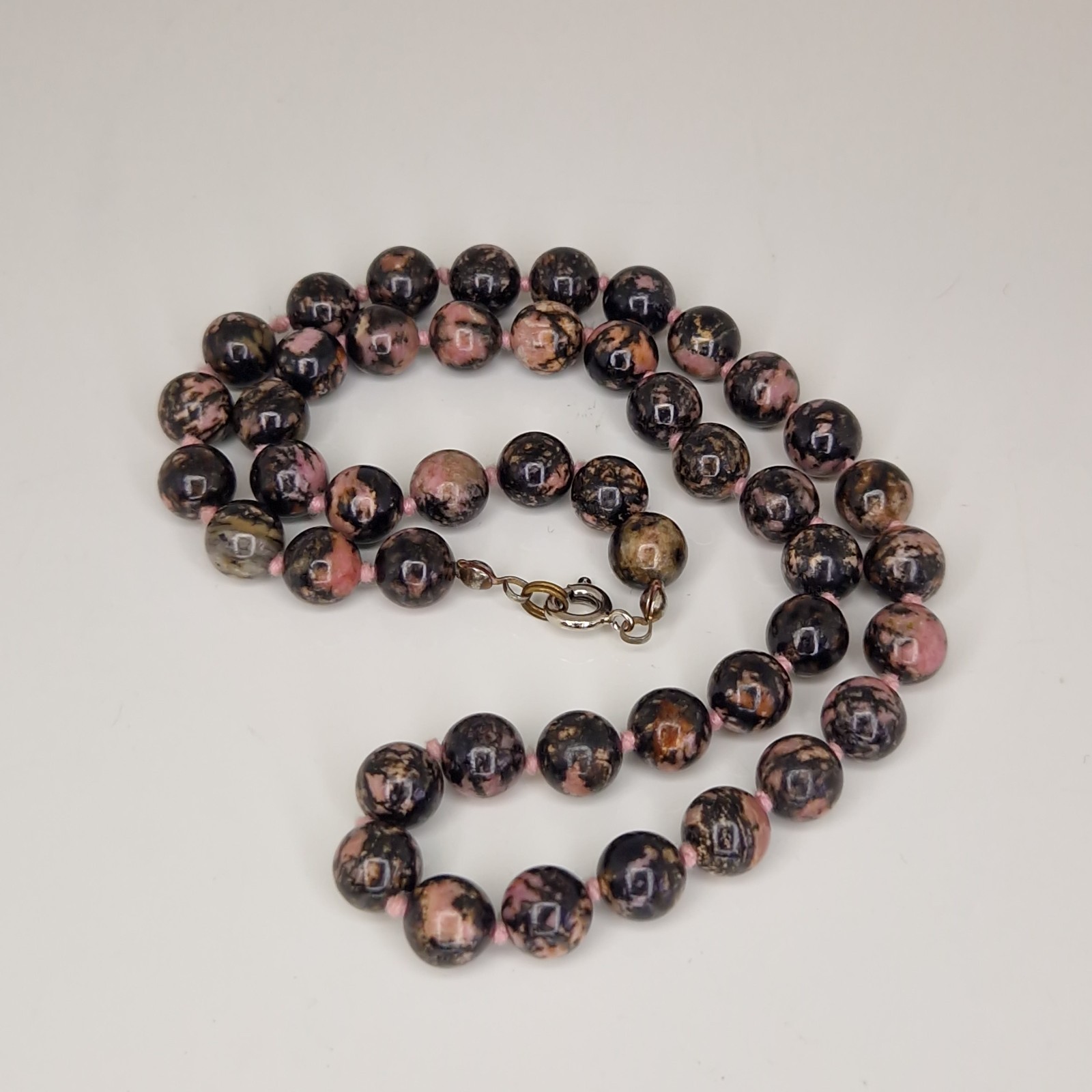 Rhodonite Beaded Necklace Black Lace Pattern Gemstone Healing 46cm Hand-knotted