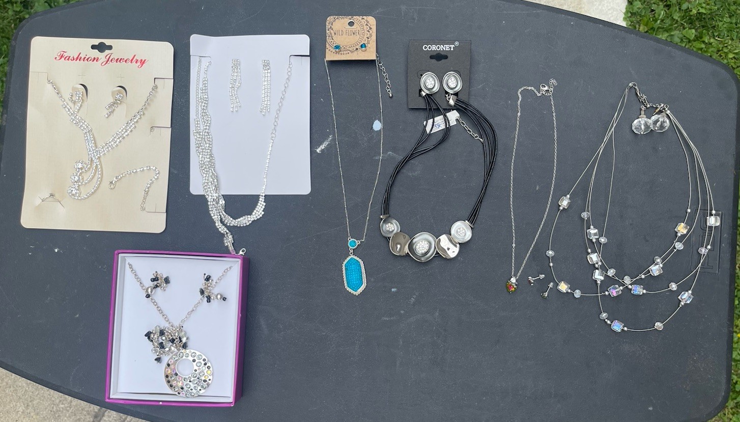 MATCHING NECKLACE EARRINGS BRACELET