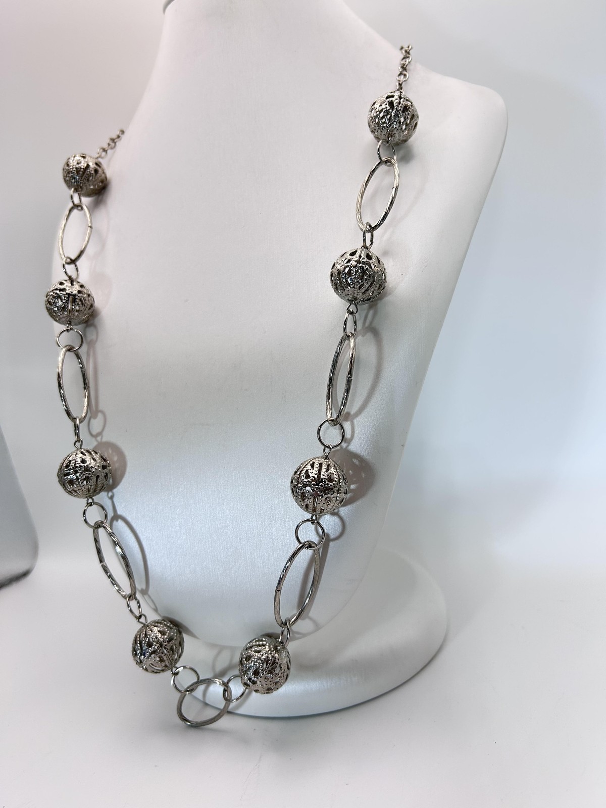 Necklace Silver Tone Filigree Ball Bead Oval Link Chain Statement Beaded