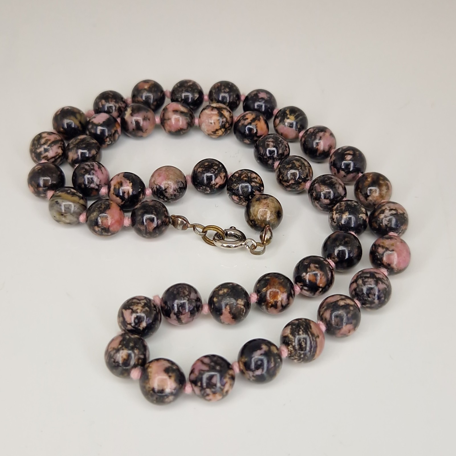 Rhodonite Beaded Necklace Black Lace Pattern Gemstone Healing 46cm Hand-knotted
