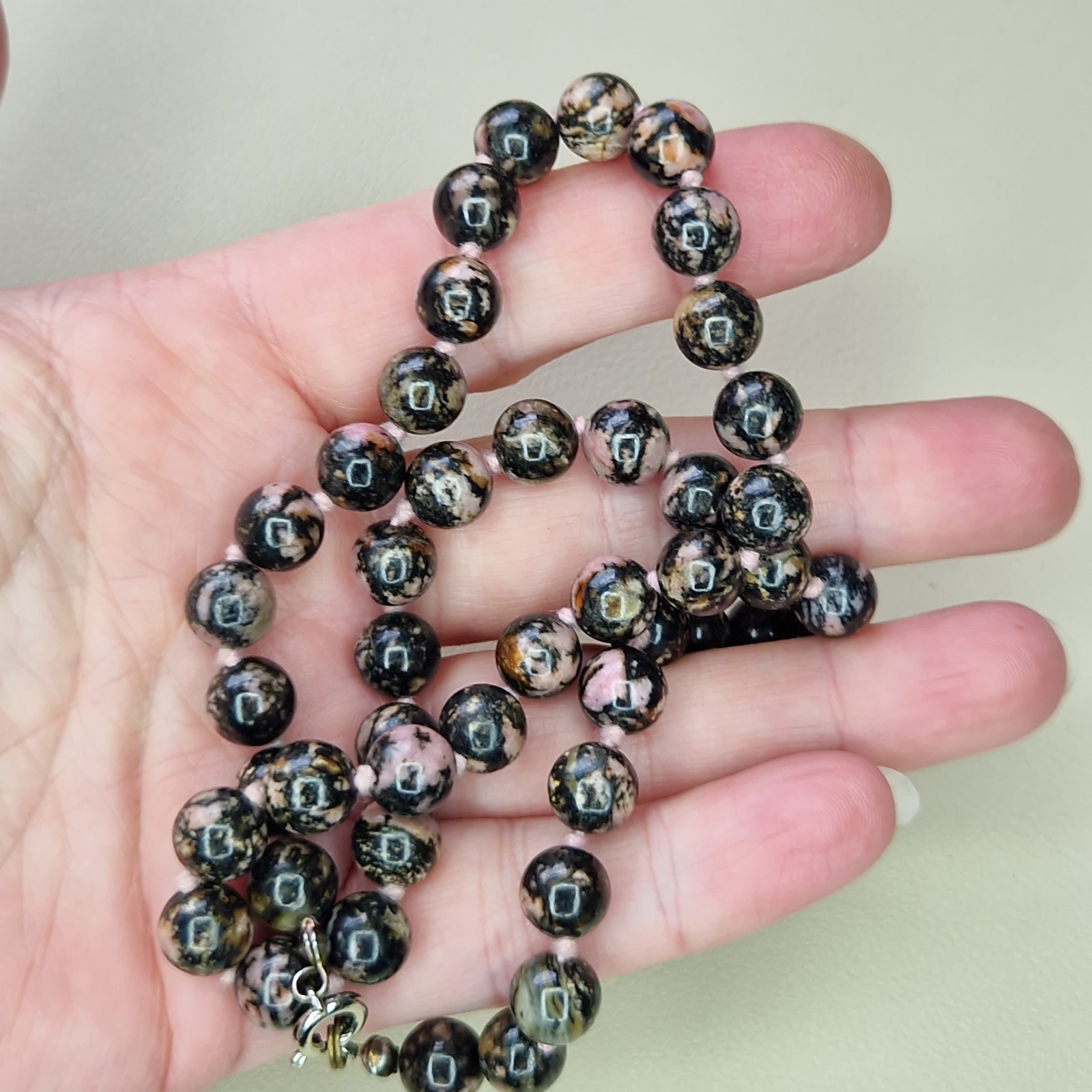 Rhodonite Beaded Necklace Black Lace Pattern Gemstone Healing 46cm Hand-knotted