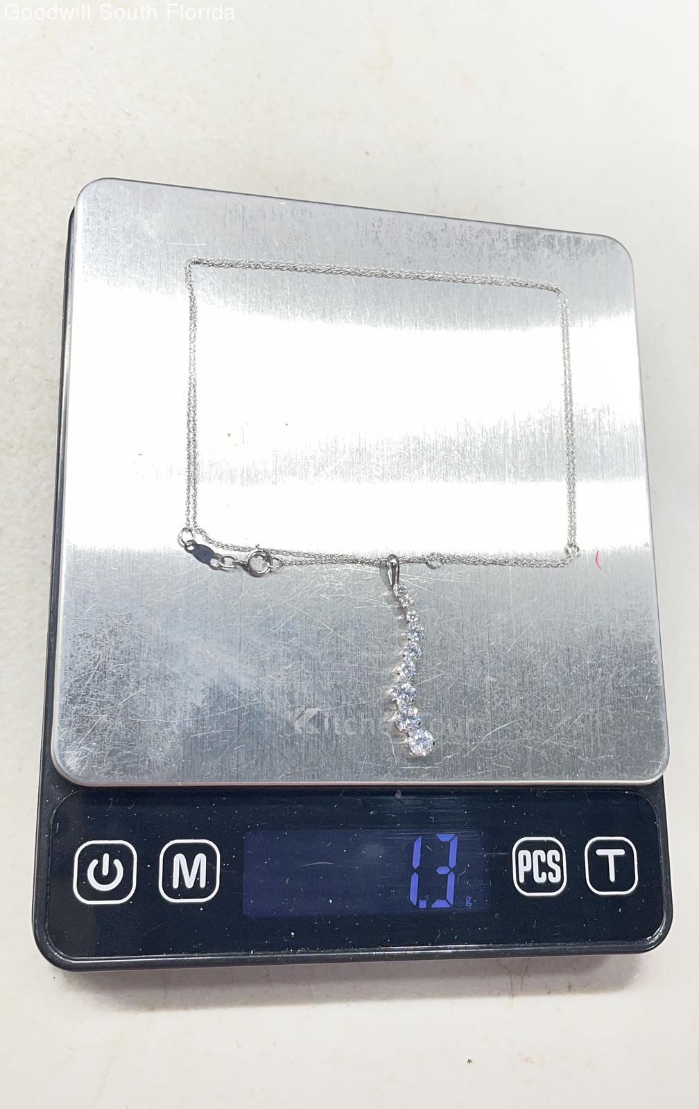 White Gold 14K Chain-Pendant (Stamped 14K. Tested 13.94KT, 13.47KT NSK) 1.3gr