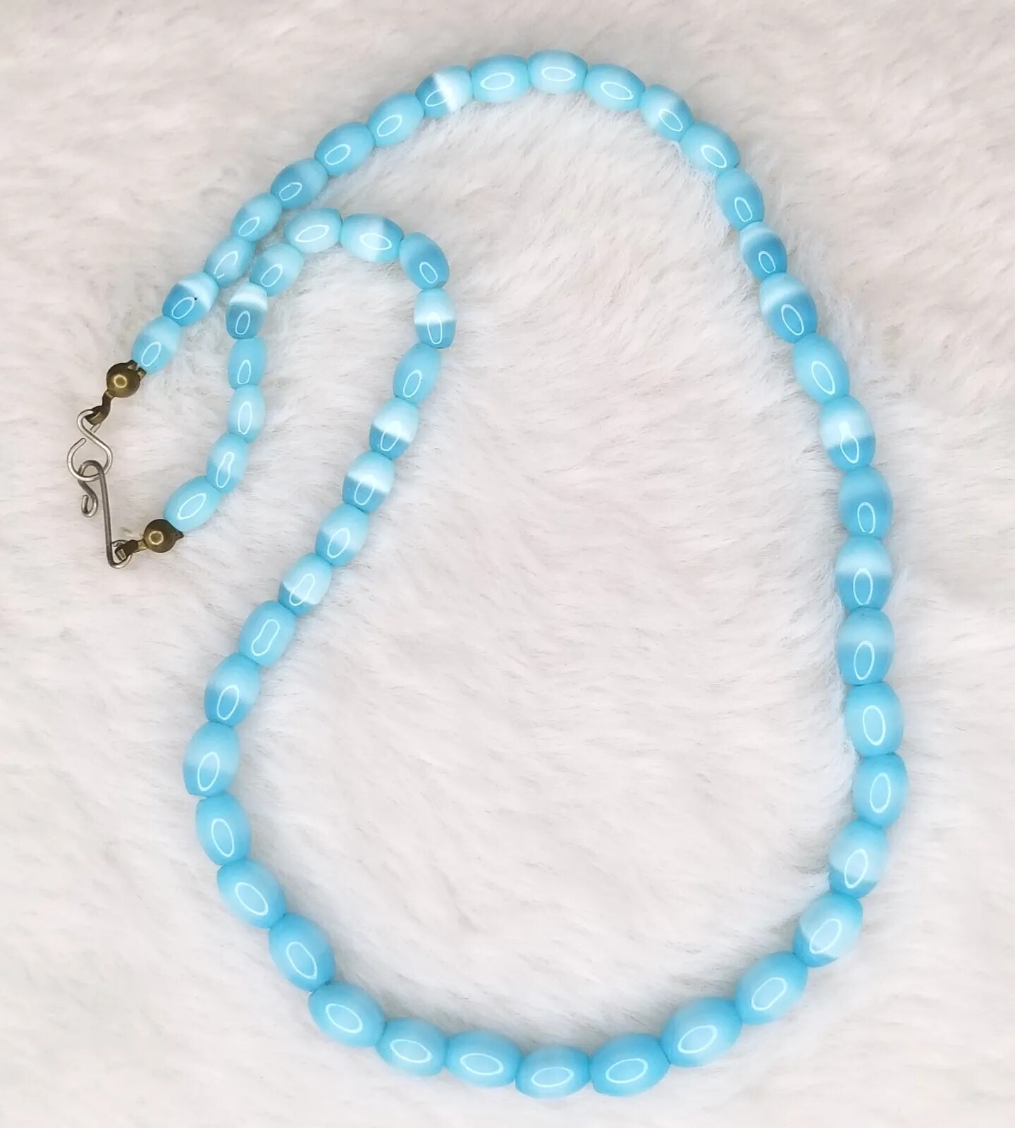 VINTAGE BEAUTIFUL BABY BLUE & WHITE BEAD 15.5″ FASHION NECKLACE EYE CATCHING WOW
