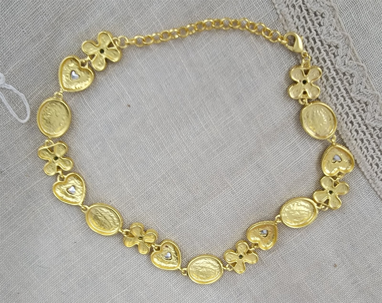 Victorian Trading Modern Millie Cameo Heart Floral Necklace 30U
