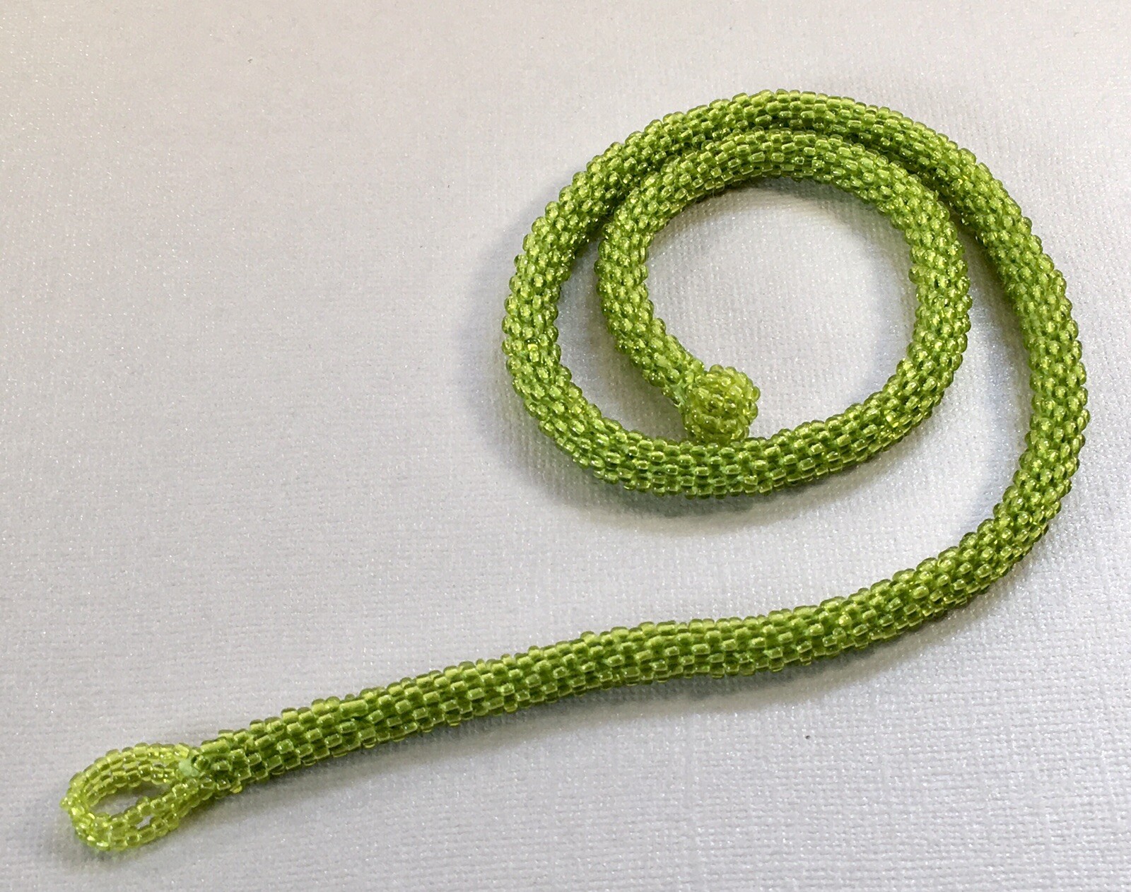 Himalayan Gems Andrew Stone Lime Green Glass Seed Bead Rope 20″ Necklace Nepal
