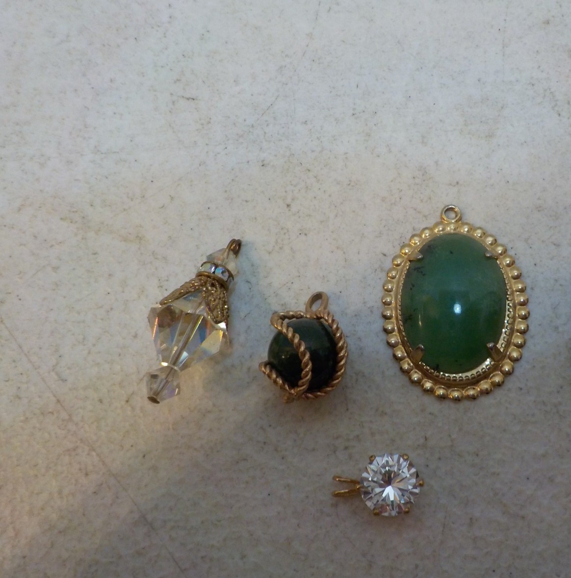 N A406 Faux Jade/Crystals Costume Jewelry Pendant lot