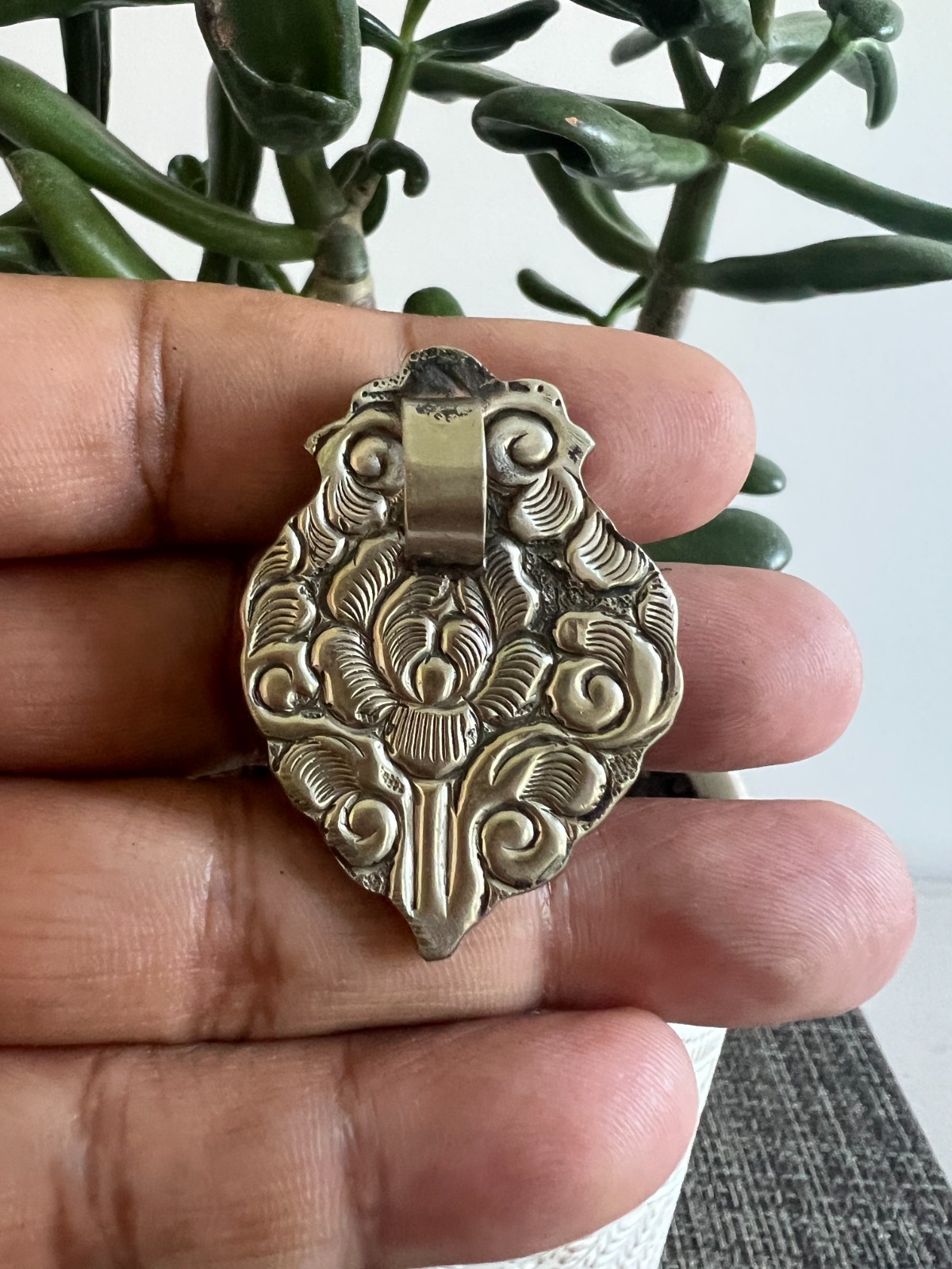 Pink Conch Shell Pendant, Tibetan Repoussé Silver, Handcrafted Jewelry (P-195)