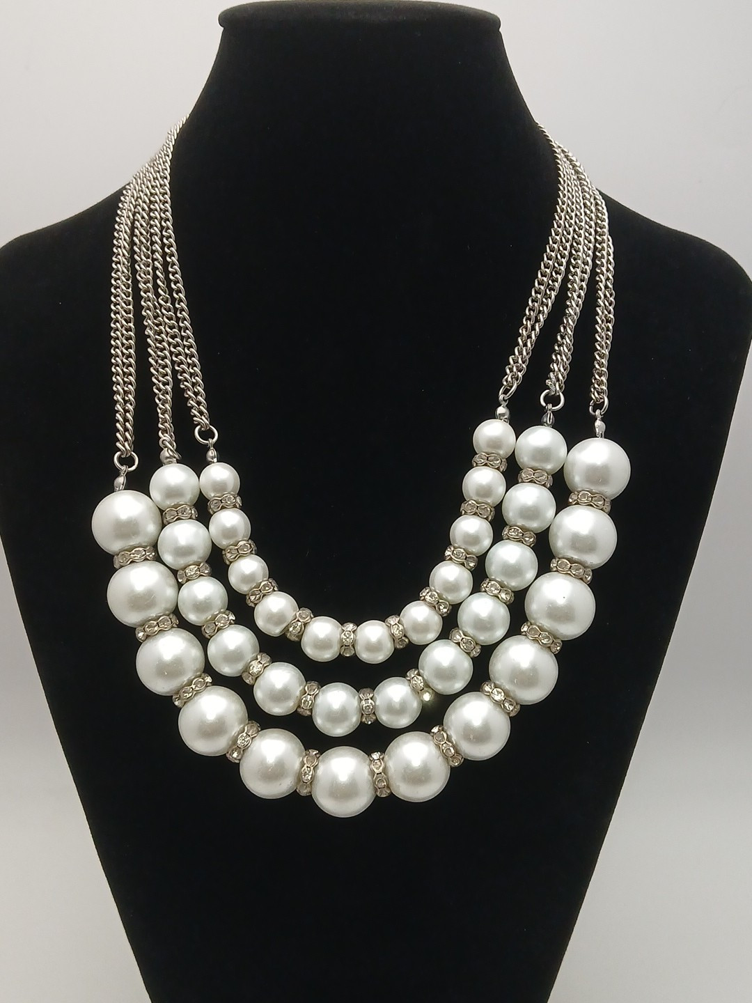 CATO 1946 BRAND silvertone layerd graduated faux pearls clear stones necklace