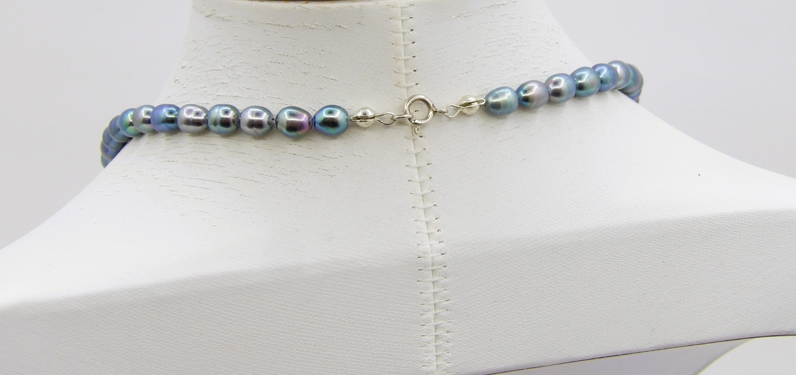 19 inches long Genuine Grayish Green Rice Freshwater Pearl Necklace NK824