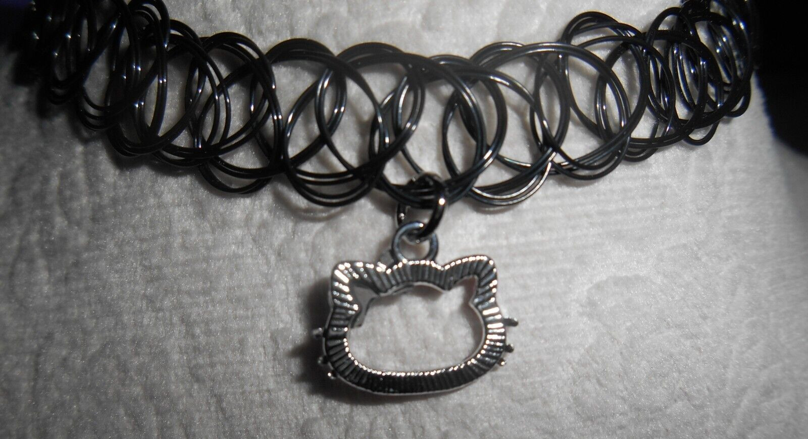 HELLO KITTY PINK CRYSTAL BLACK CHOKER