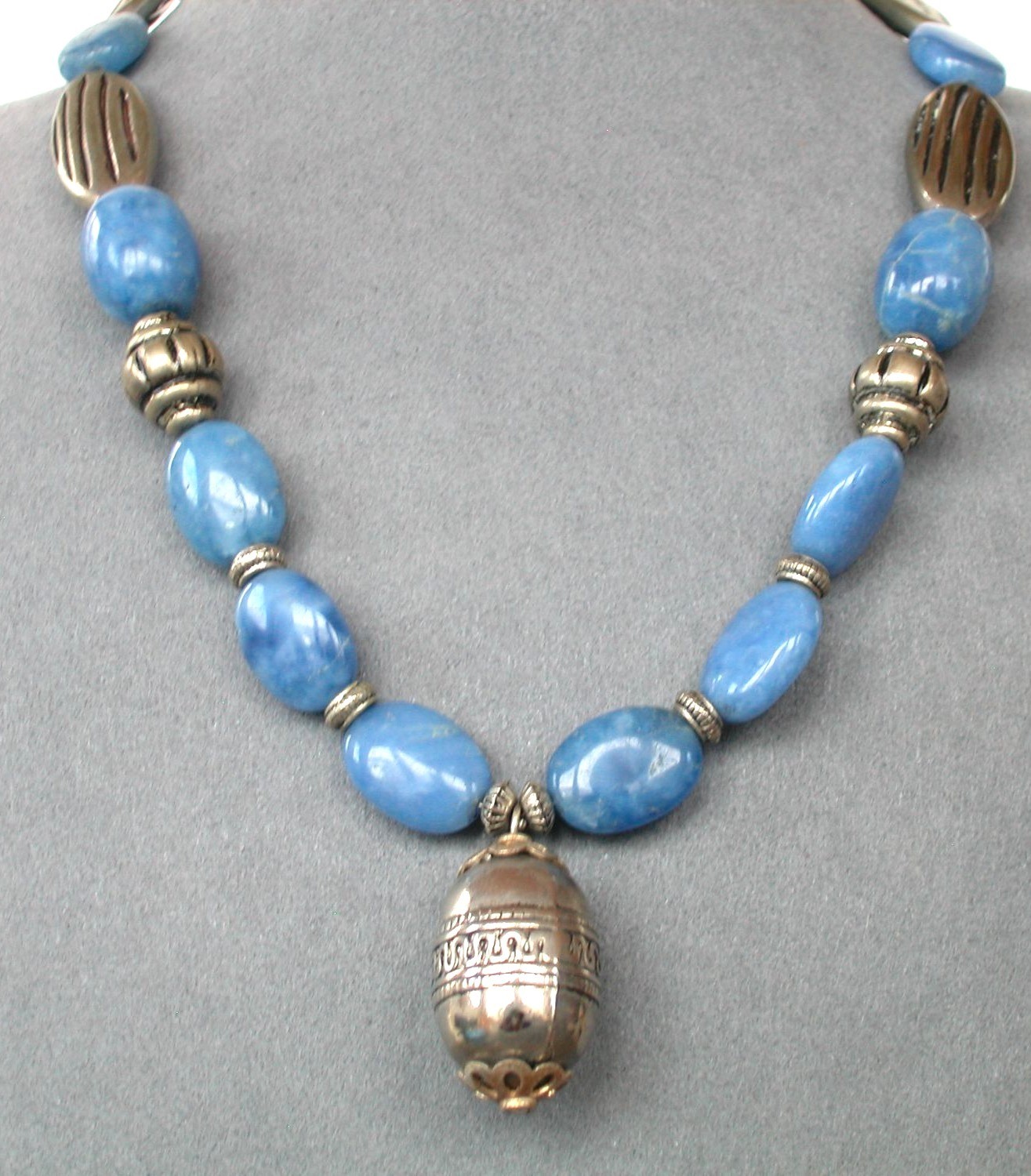Blue Glass Bead Necklace /Silver Tone Pendant Toggle Closure 18″