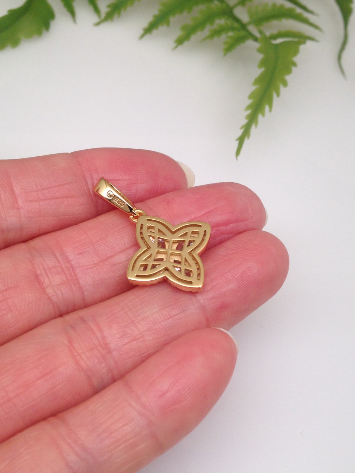 925 Sterling Silver CZ Gold Four Leaf Clover Flower Pendant Women 17mm0.67″/28mm