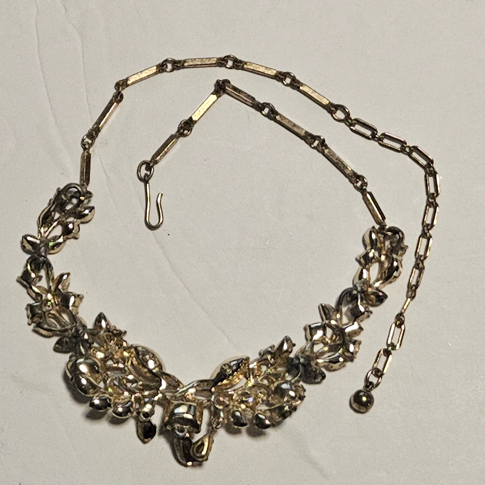 Vintage 1950s Amethyst Rhinestone Leaf Choker Necklace Gold Bar Link J Hook 15″