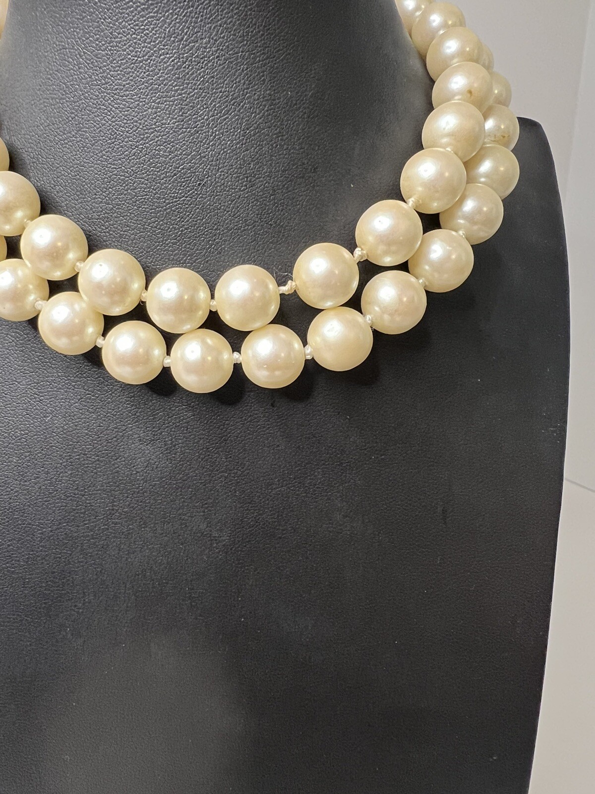 Vtg Carolee Double Strand Faux Pearls Classic Cream Elegant Bulky Goldtone