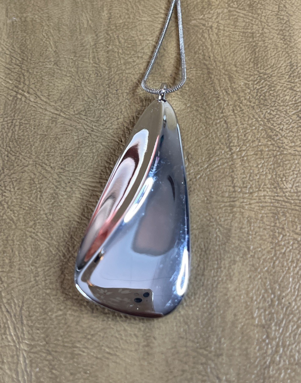 Soft Surrounding Silver Tone Metal Cord Necklace Teardrop Pendant Clear Stones