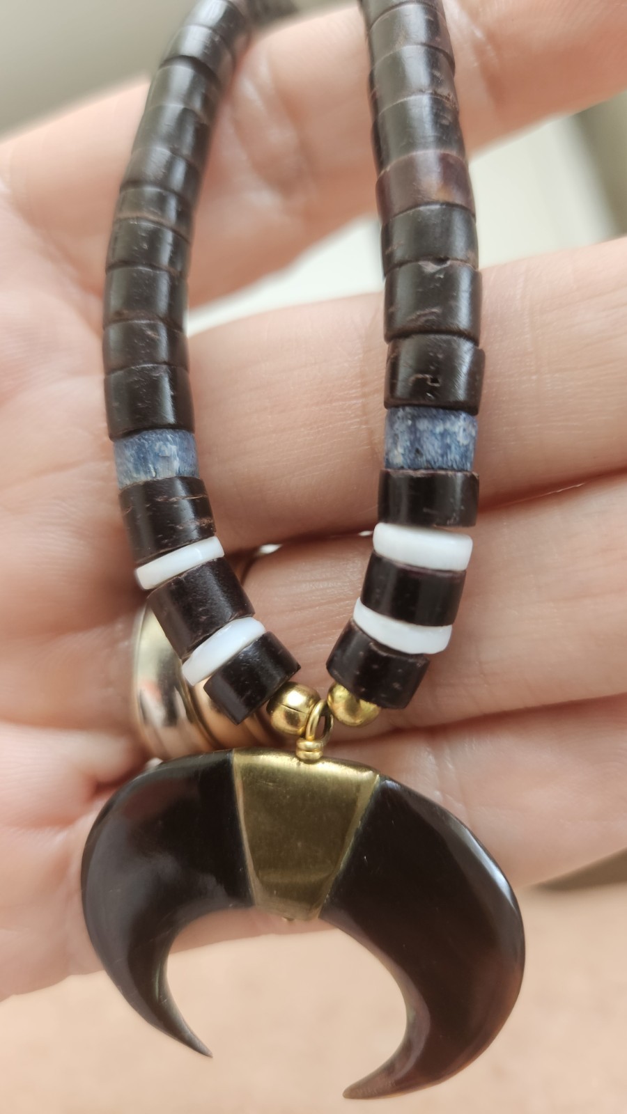 Vintage Heishi Bead Necklace Crescent Moon Pendant Tribal Boho Southwestern 18″