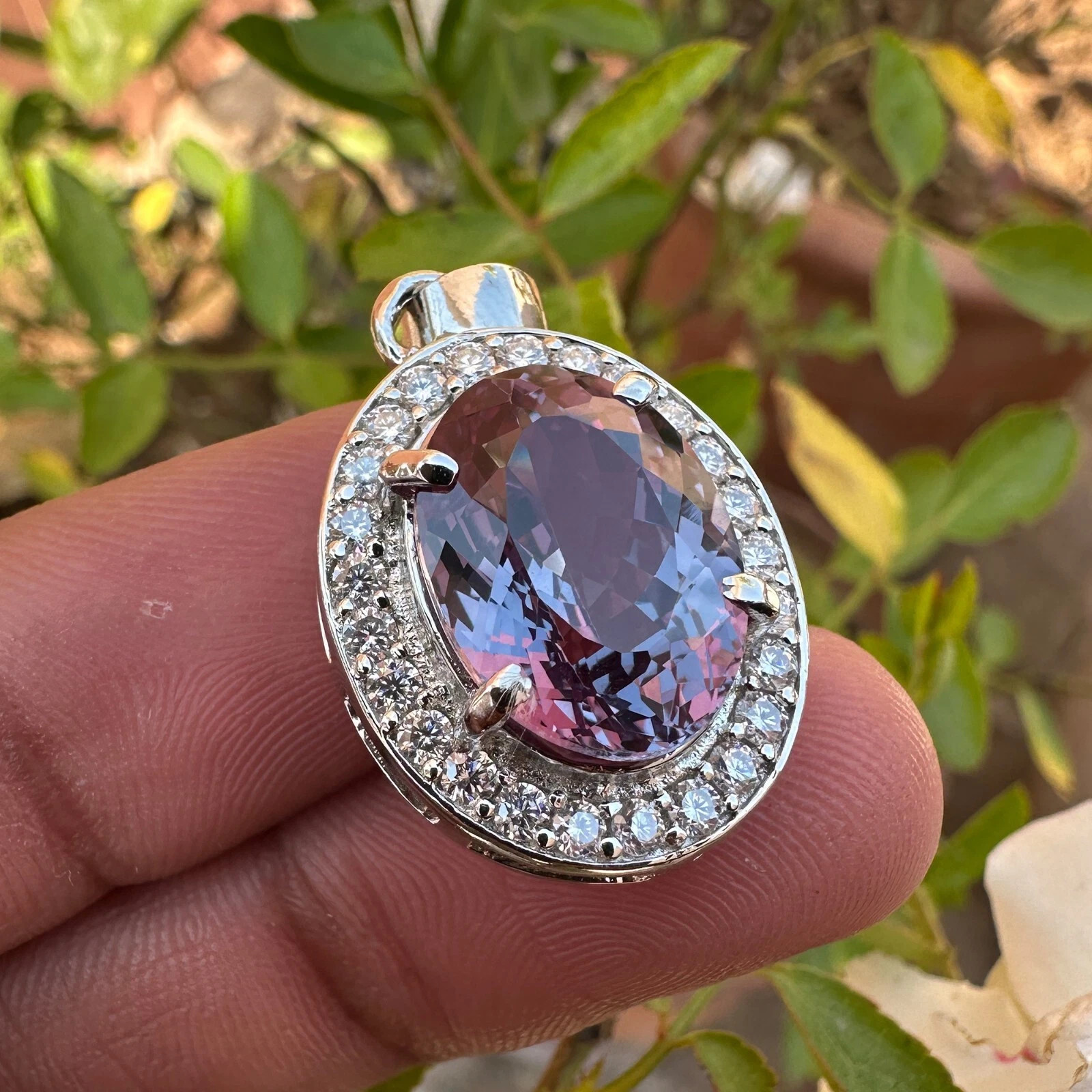 23 Ct Natural Alexandrite Pendant – Certified Color-Change Gem in Silver 925