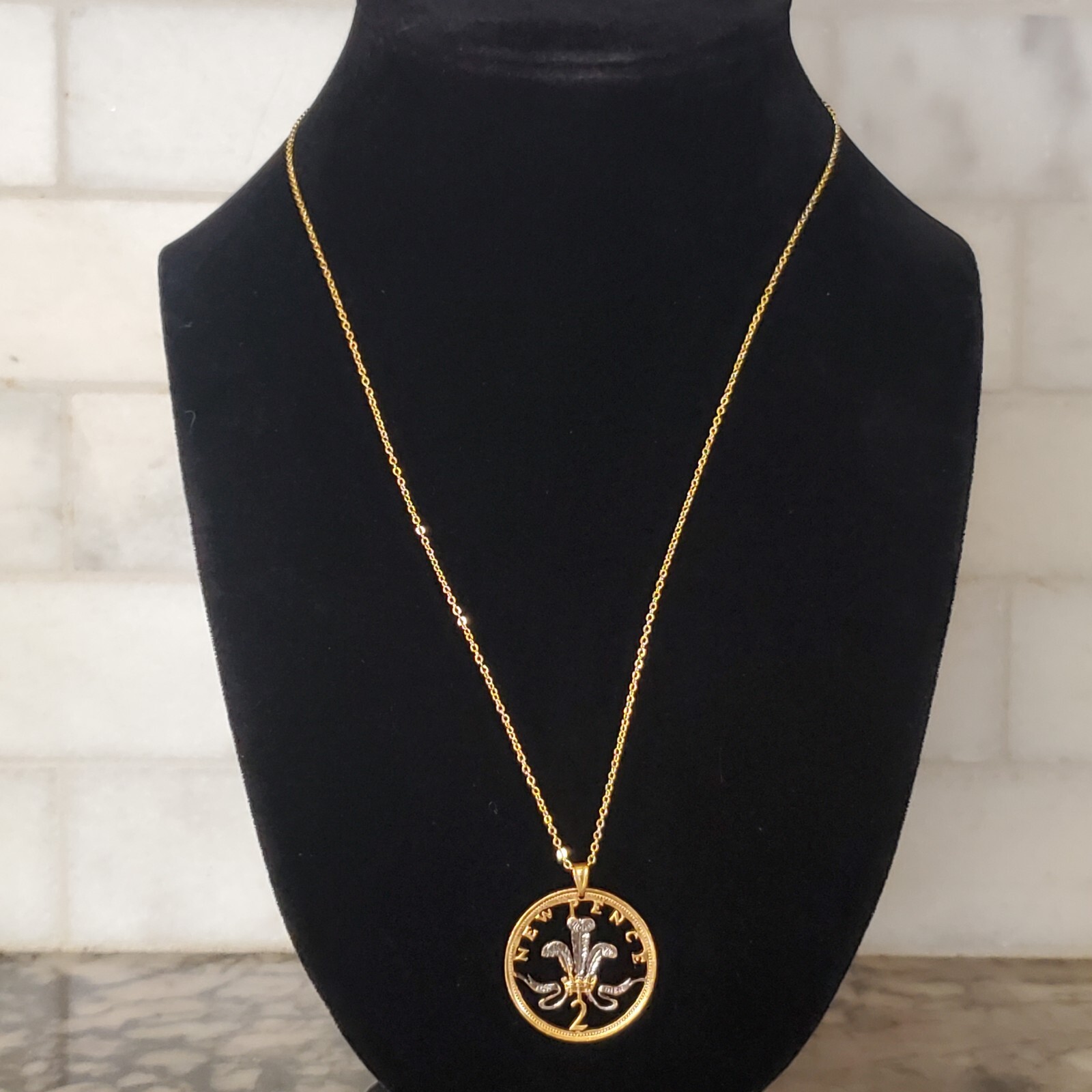 United Kingdom UK 2 New Pence Hand Cut Coin Pendant Gold Plated Necklace