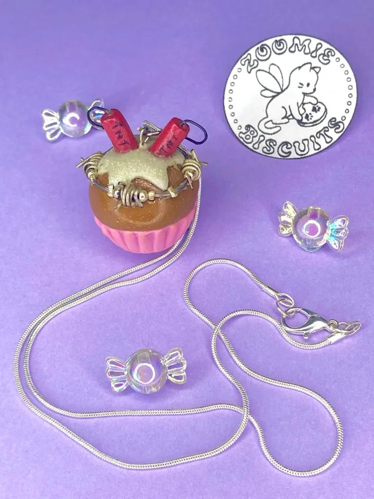 TNT barbed wire cupcake necklace handmade (polymer clay) retro and unique