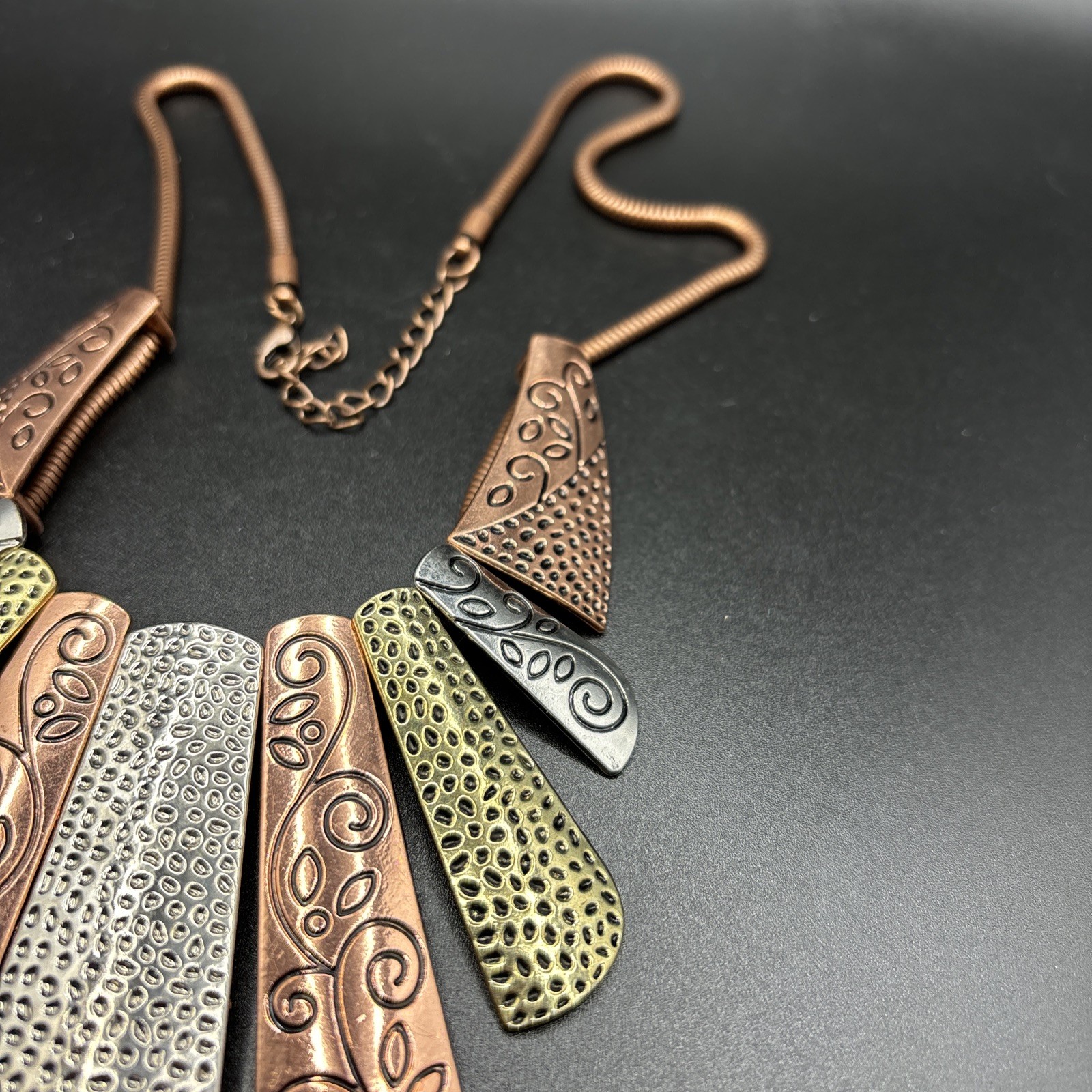 Multi Tone Hammered Metal Modernist Geometric Engraved Necklace Adjustable