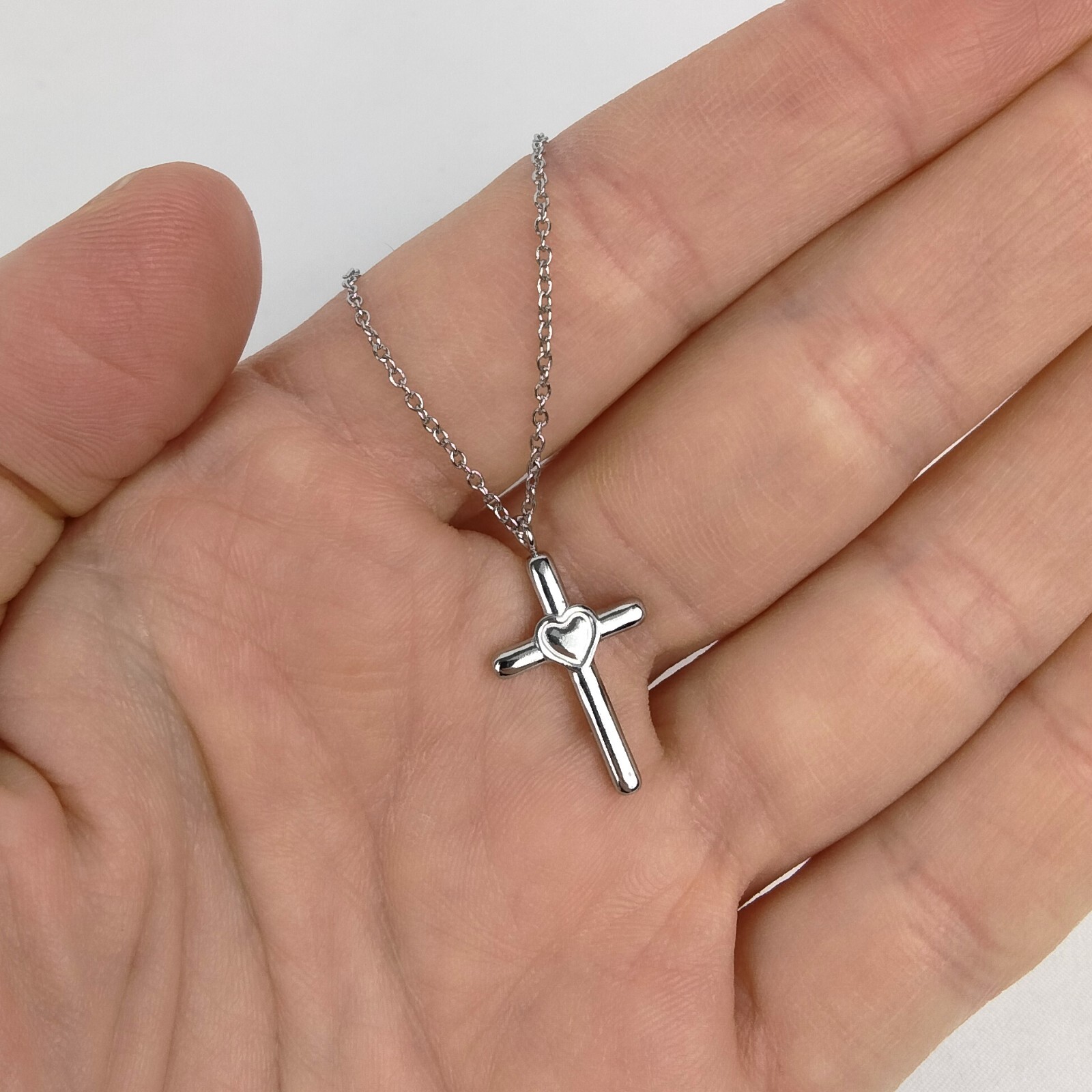 FashionJunkie4Life Stainless Steel Cross with Heart Charm with 18″ Chain