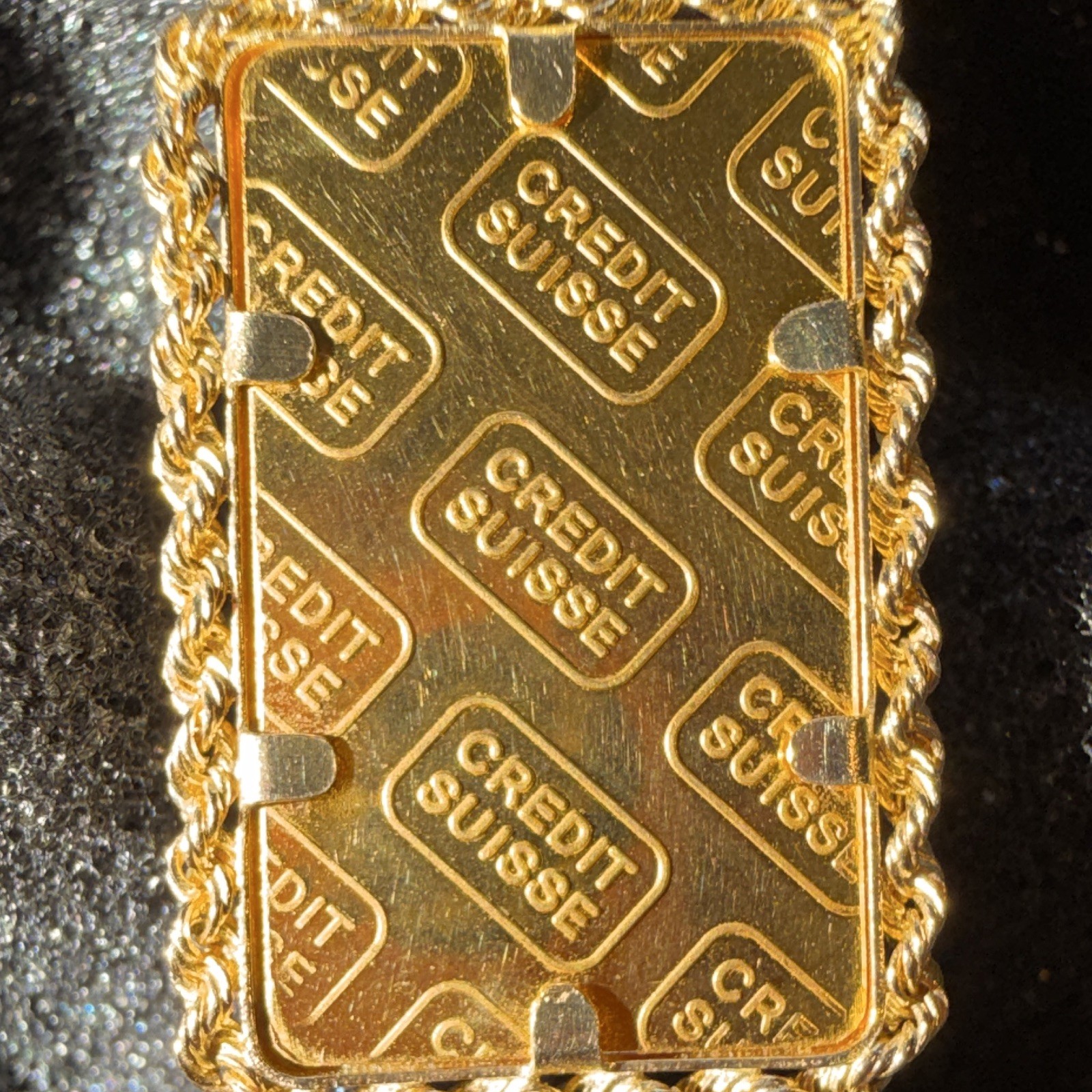 Credit Suisse 2.5g .9999 Fine Gold Bar & 14K Gold Bezel Pendant 3.71g