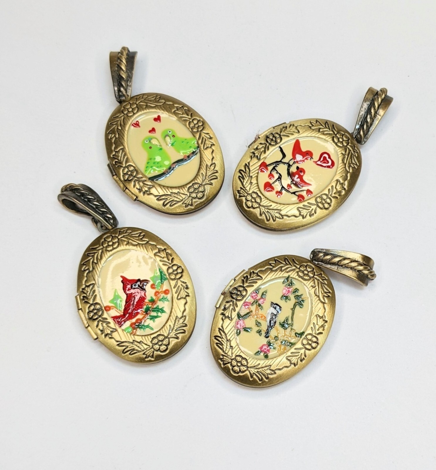 Hand Painted Bird Oval Locket Pendant Vintage Brass Floral Photo Frame Mix 4