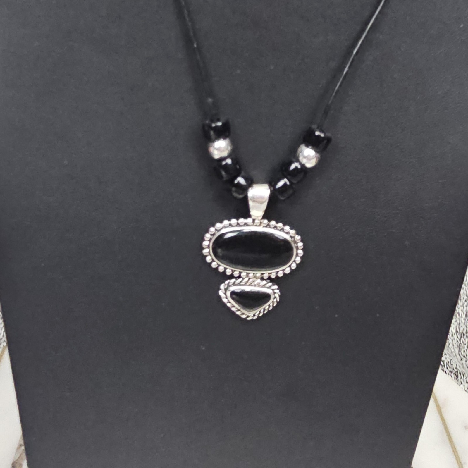 Black Stone Pendant Necklace Womens 16-20in Silver Tone Double Drop Adjustable