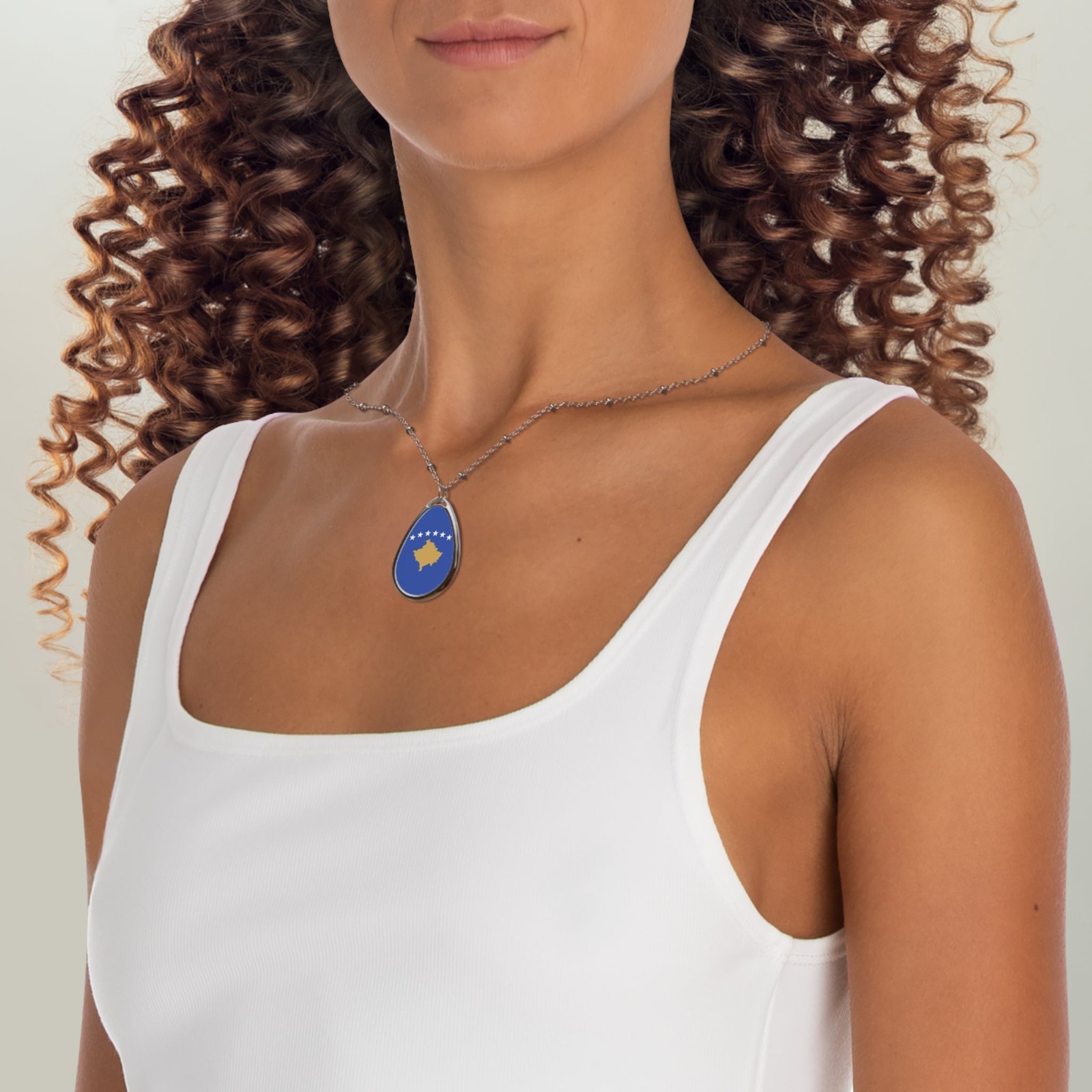 Kosovo Flag Oval Necklace – Kosovar Heritage Pendant – One Size / Silver